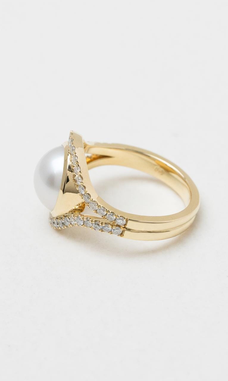 2024 © Hogans Family Jewellers 18K YG South Sea Pearl & Argyle White Diamond Dress Ring