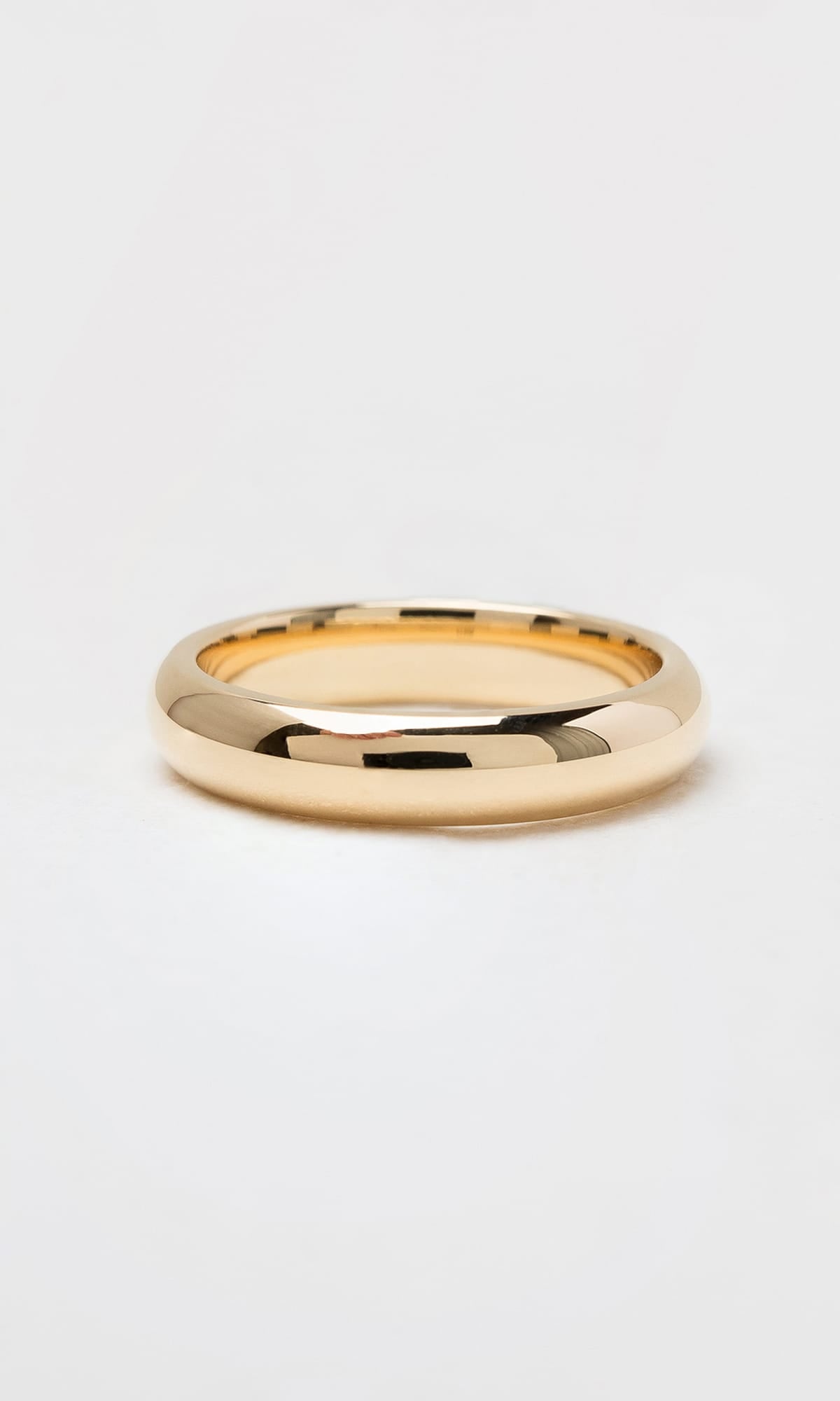 Hogans Family Jewellers 18K 4mm Plain Polished Ladies Wedder