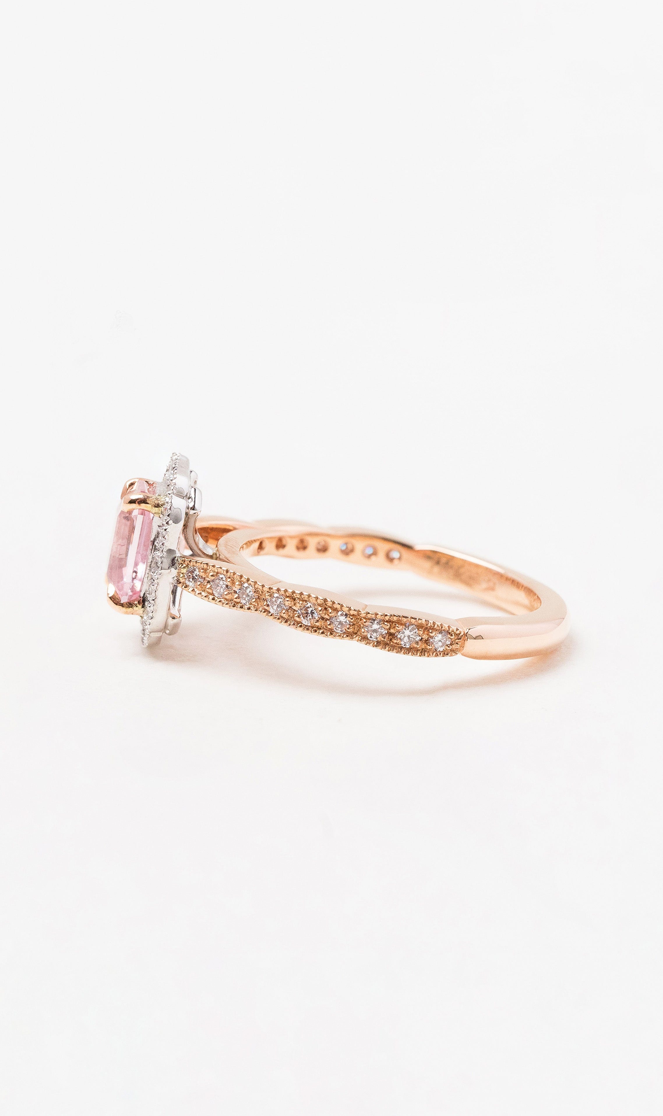 Hogans Family Jewellers 18K RWG Antique Style Peach Sapphire Ring