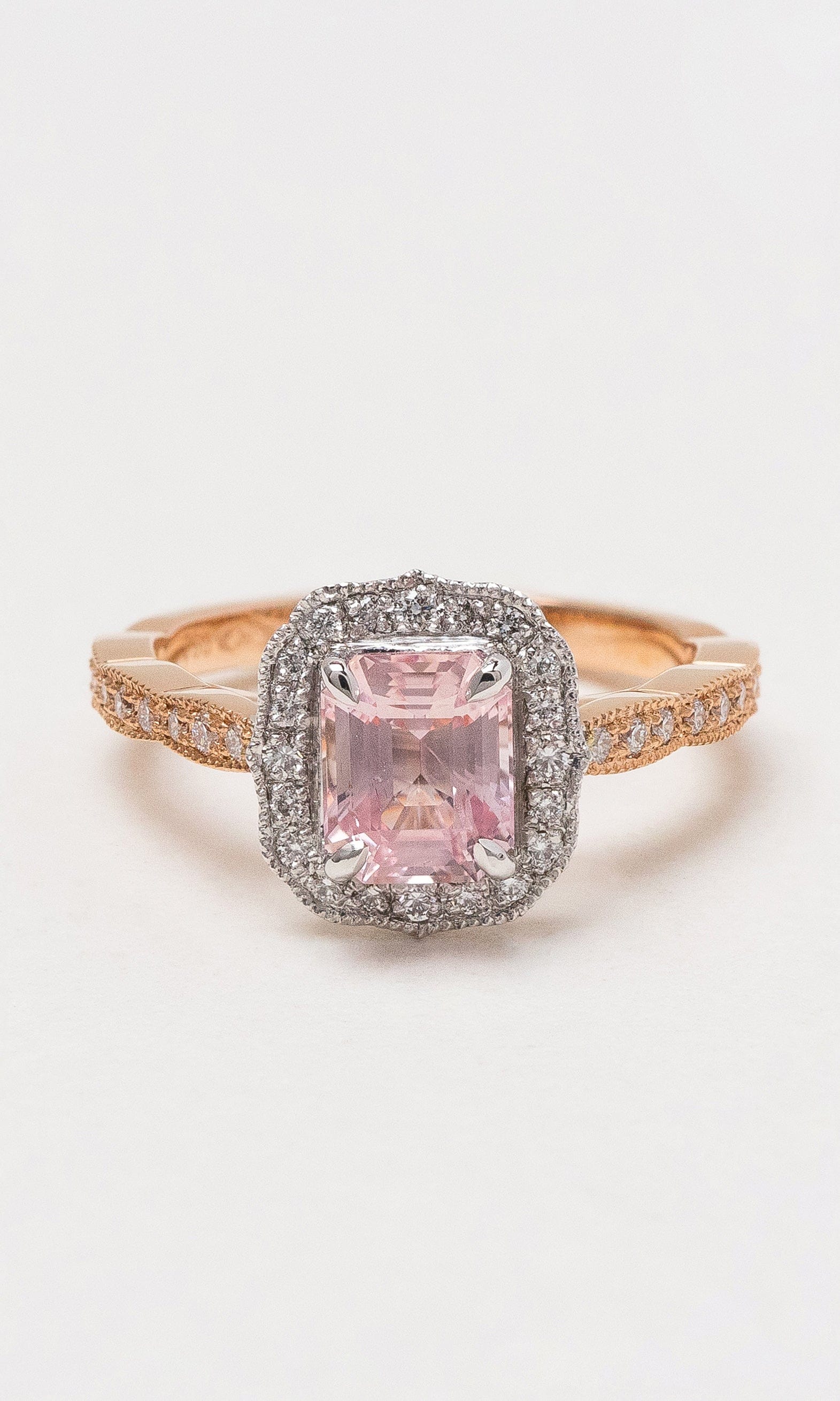 Hogans Family Jewellers 18K RWG Antique Style Peach Sapphire Ring