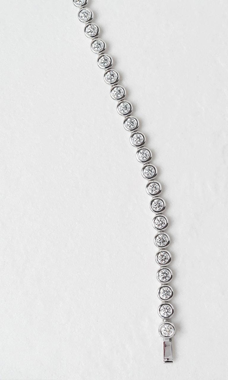 Hogans Family Jewellers 18K WG 4.20ct TDW Round Brilliant Cut Diamond Bezel Set Tennis Bracelet