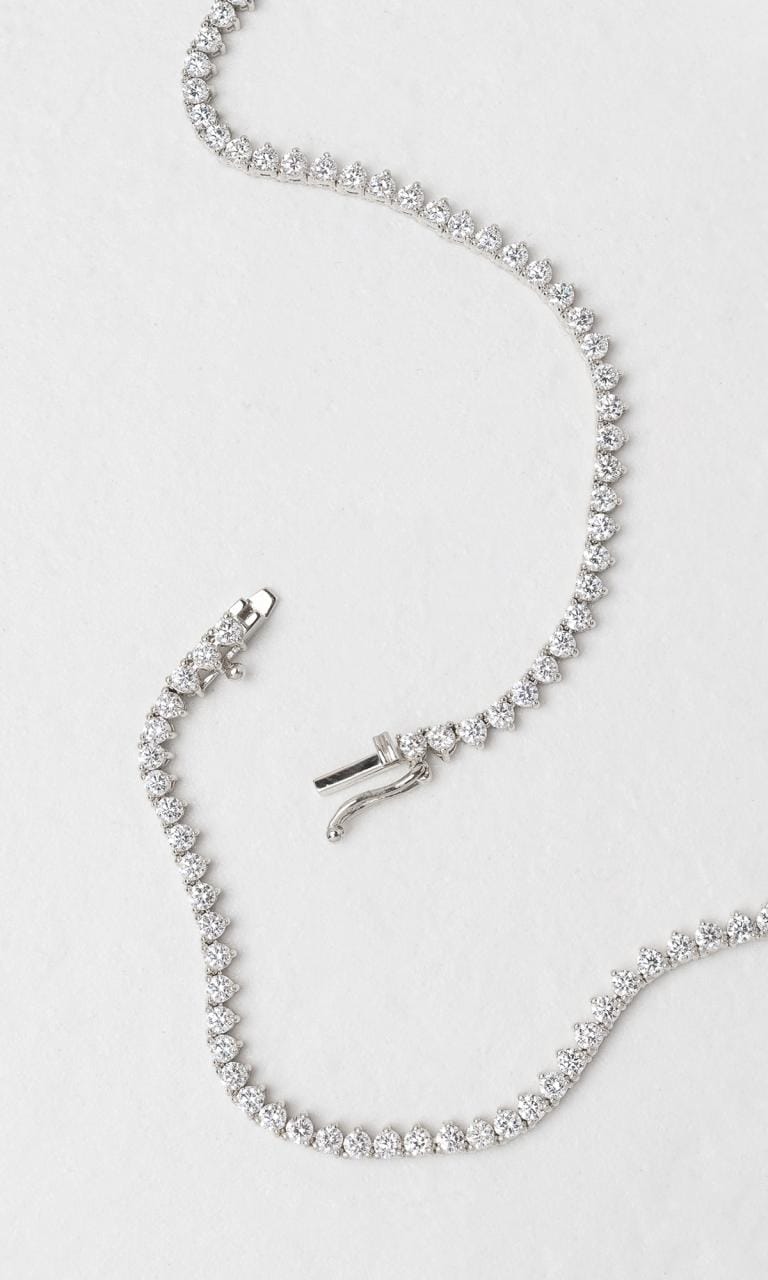 Hogans Family Jewellers 18K WG 7.00ct TDW Round Brilliant Cut Diamond Tennis Necklace