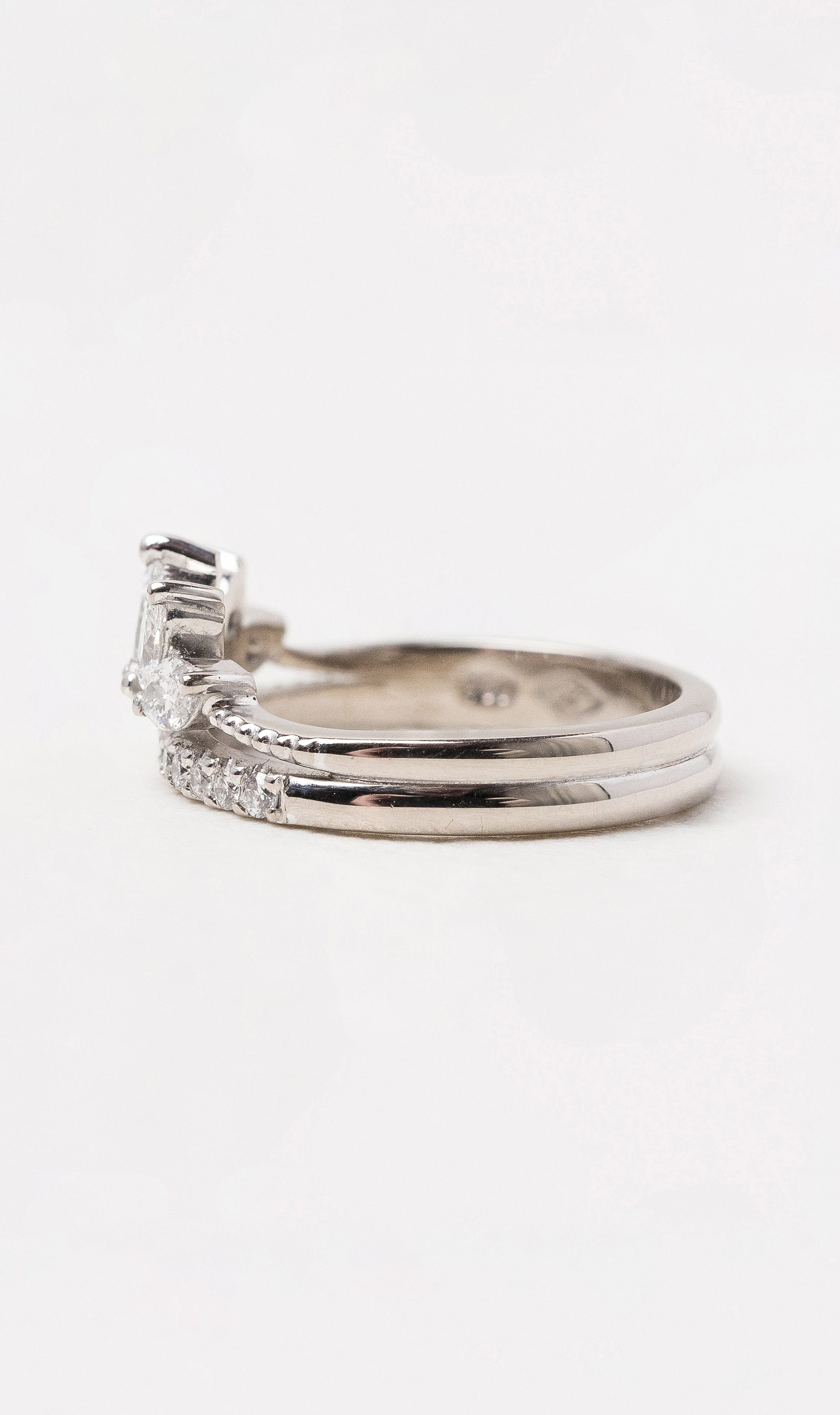 Hogans Family Jewellers 18K WG Antique Style Diamond Band