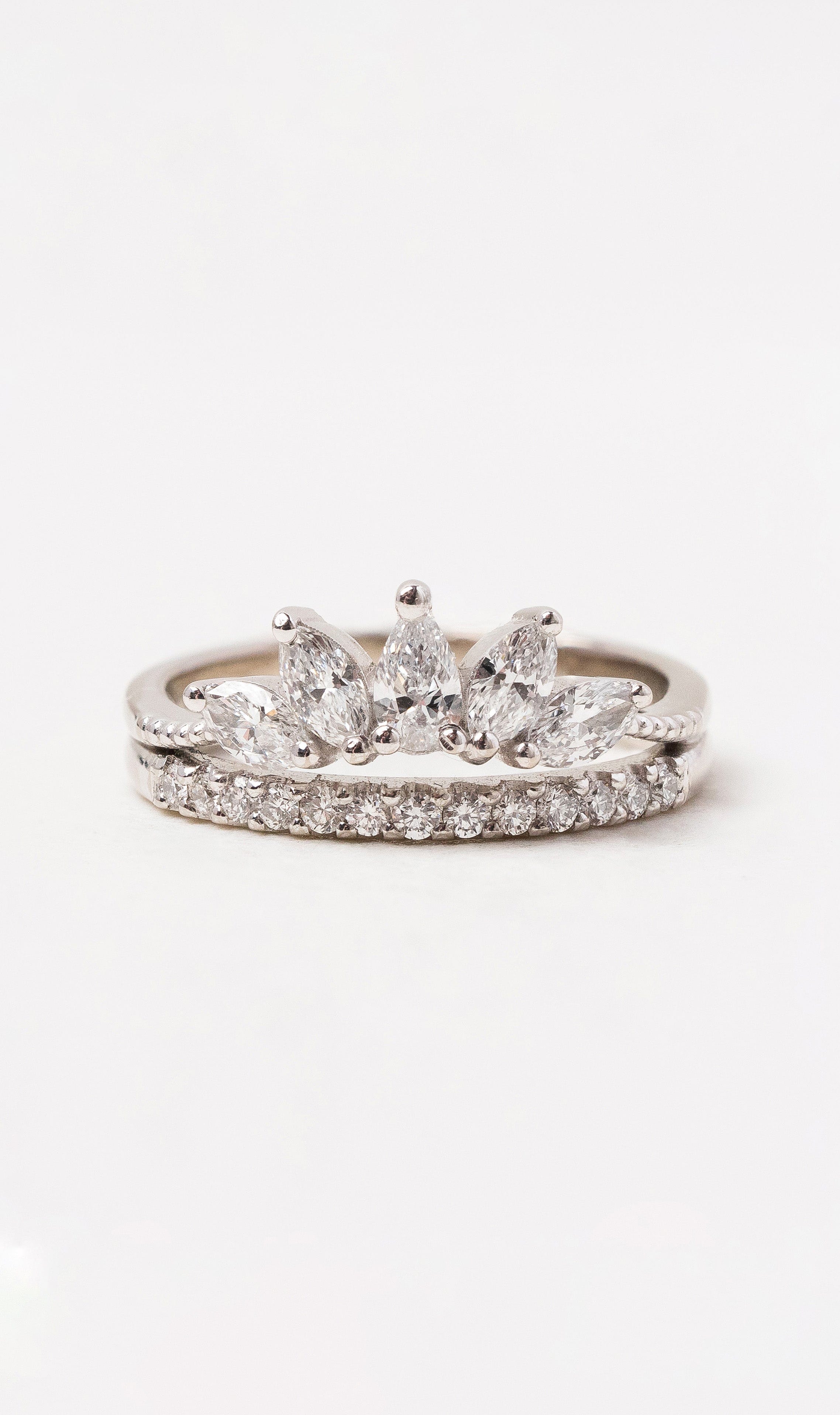 Hogans Family Jewellers 18K WG Antique Style Diamond Band