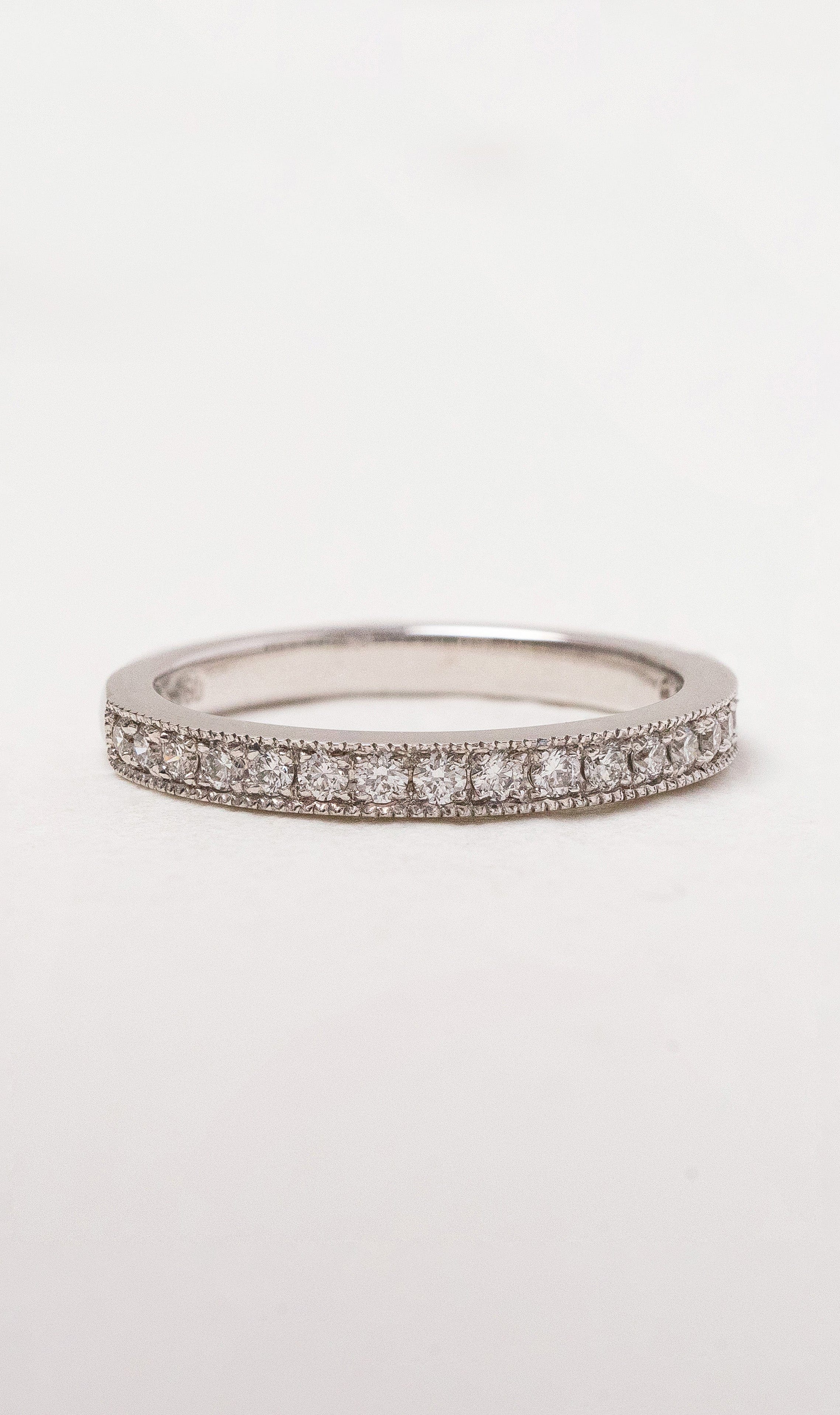 Hogans Family Jewellers 18K WG Diamond Band