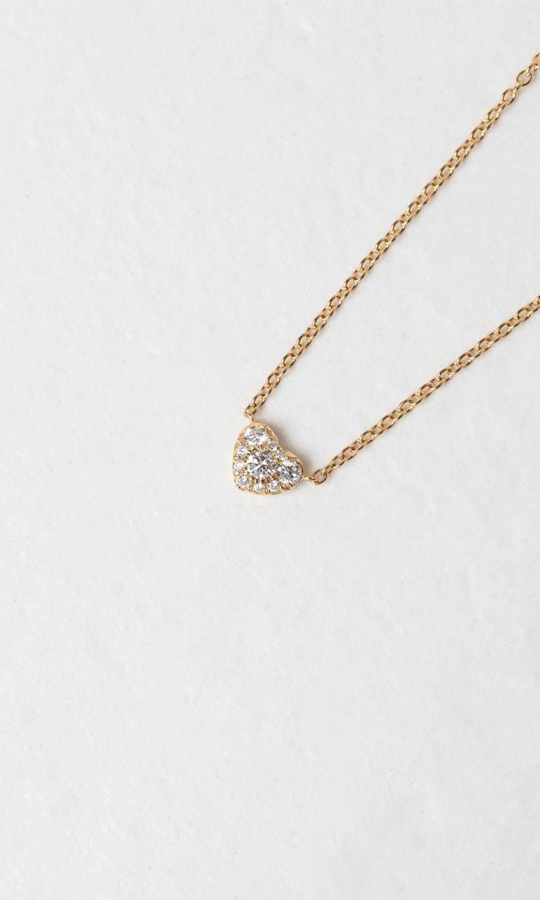 Hogans Family Jewellers 18K YG 0.13ct TDW Round Brilliant Cut Diamond Heart Shaped Necklace