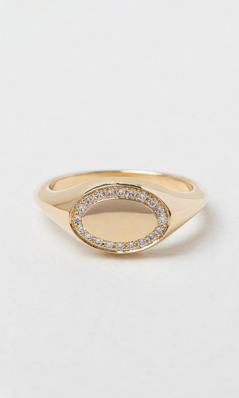 Hogans Family Jewellers 18K YG 0.20ct TDW Round Brilliant Cut Diamond Oval Signet Ring