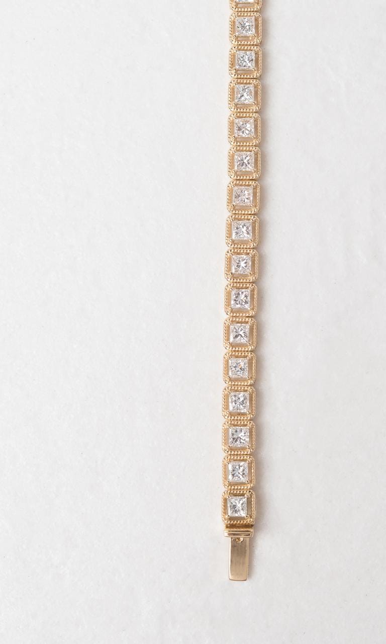 Hogans Family Jewellers 18K YG 3.30ct TDW Princess Cut Diamond Tennis Bracelet