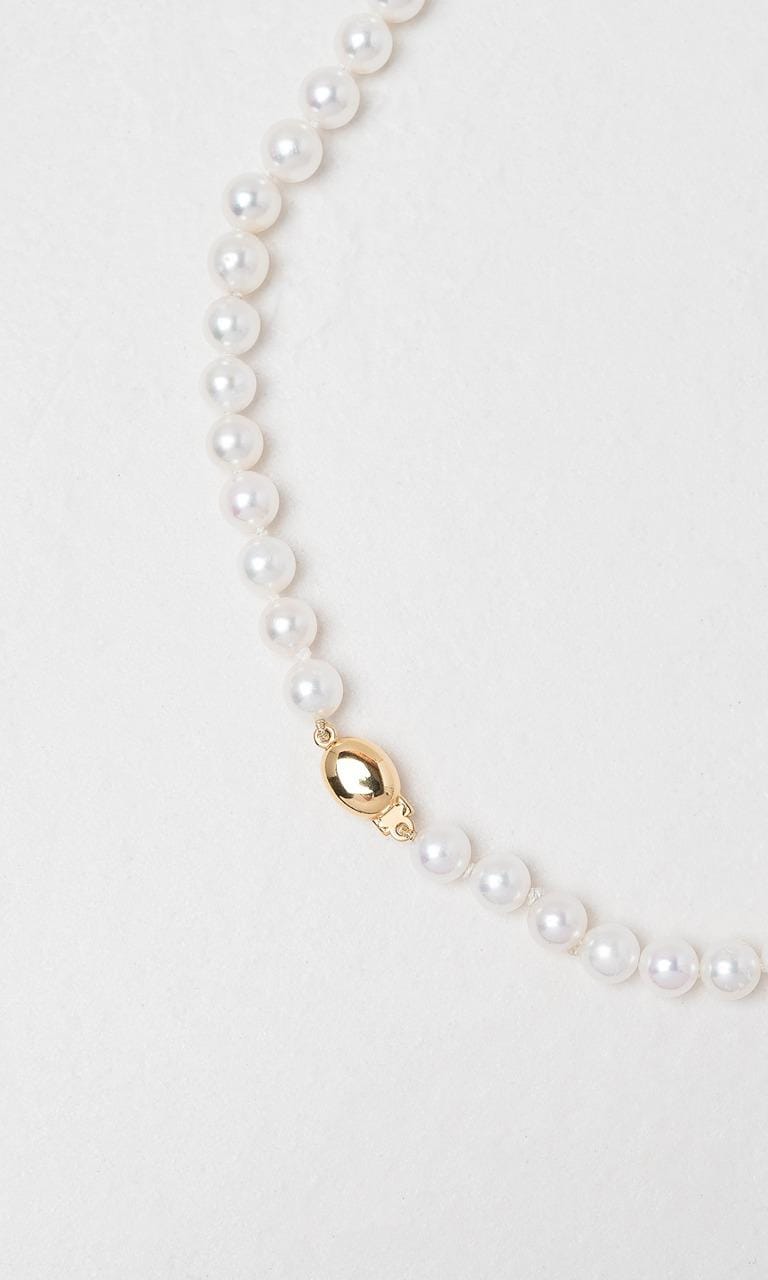 Hogans Family Jewellers 18K YG 5.5mm Freshwater Pearl Necklace