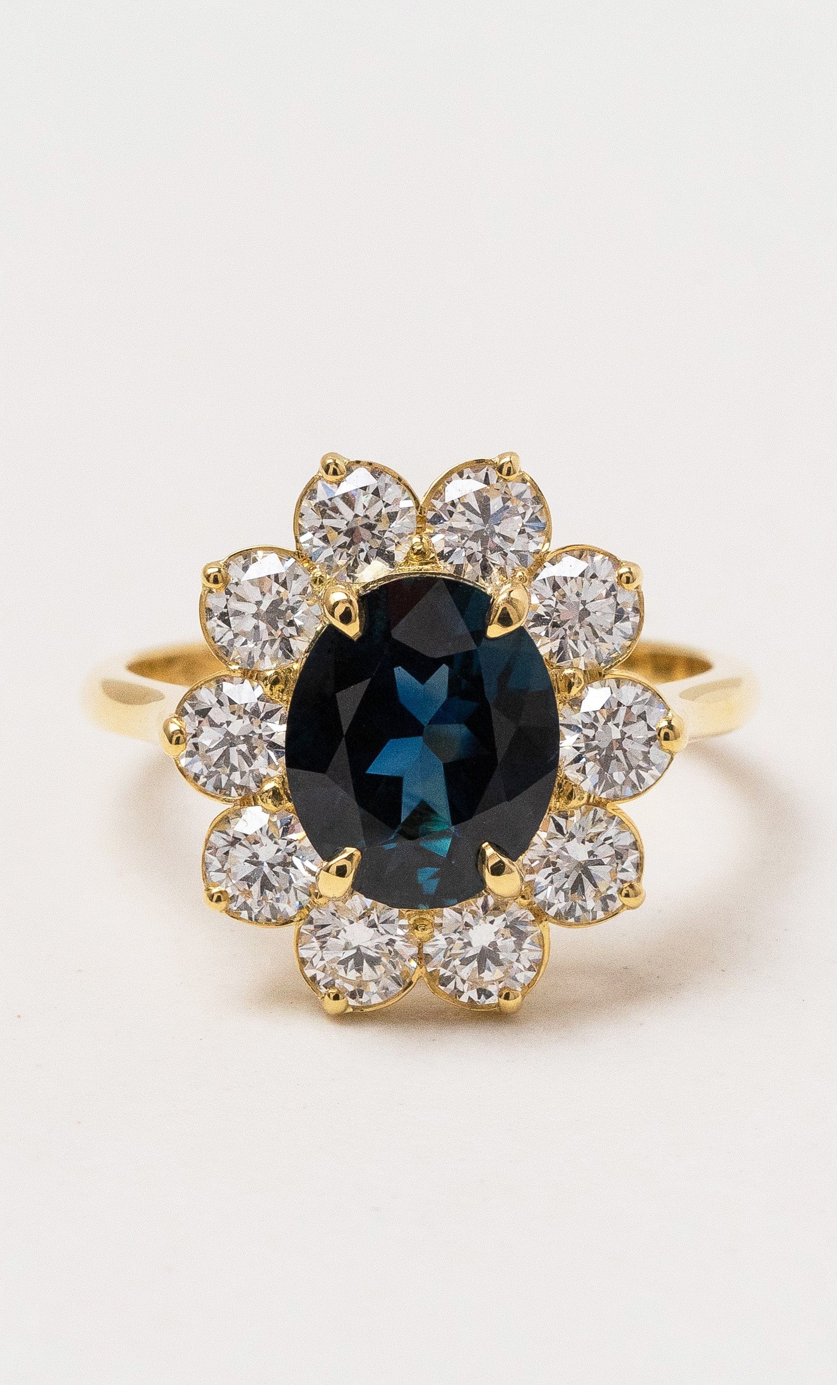 Hogans Family Jewellers 18K YG Oval Australian Sapphire Ring