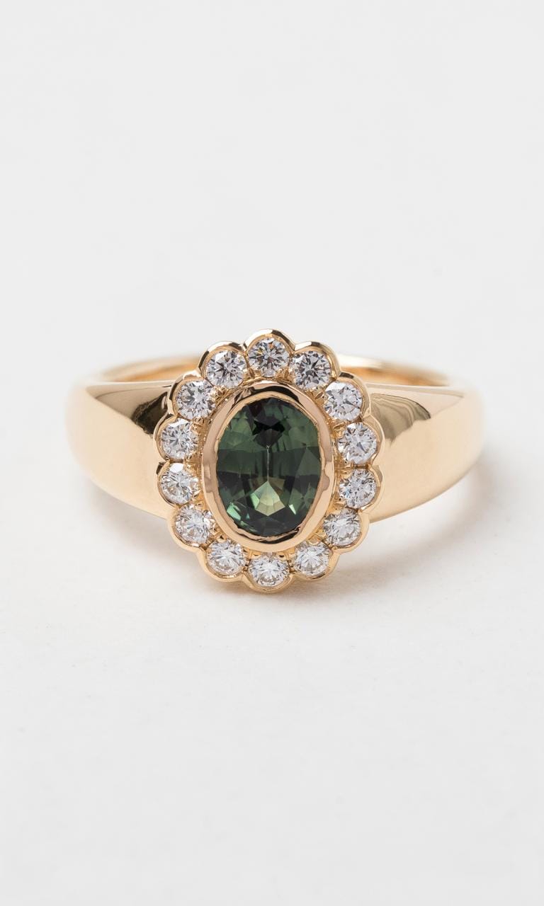 Hogans Family Jewellers 18K YG Oval Cut Australian Sapphire Daisy Signet Ring