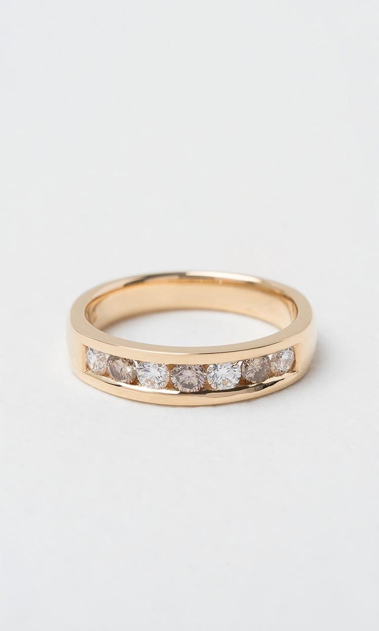 Hogans Family Jewellers 18K YG Round Brilliant Cut Champagne Diamond Band