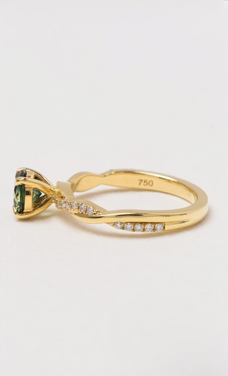 Hogans Family Jewellers 18K YG Round Sapphire Twist Ring