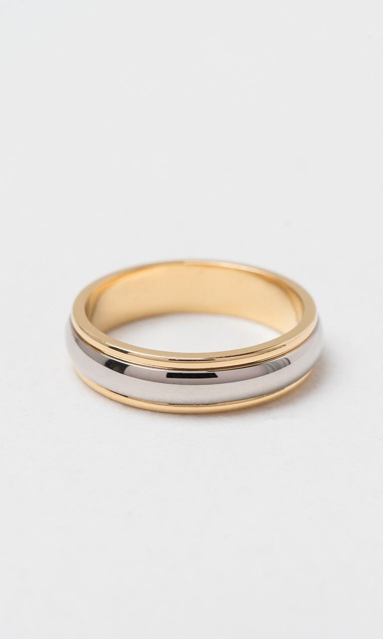 Hogans Family Jewellers 18K YWG 5mm Gents Band