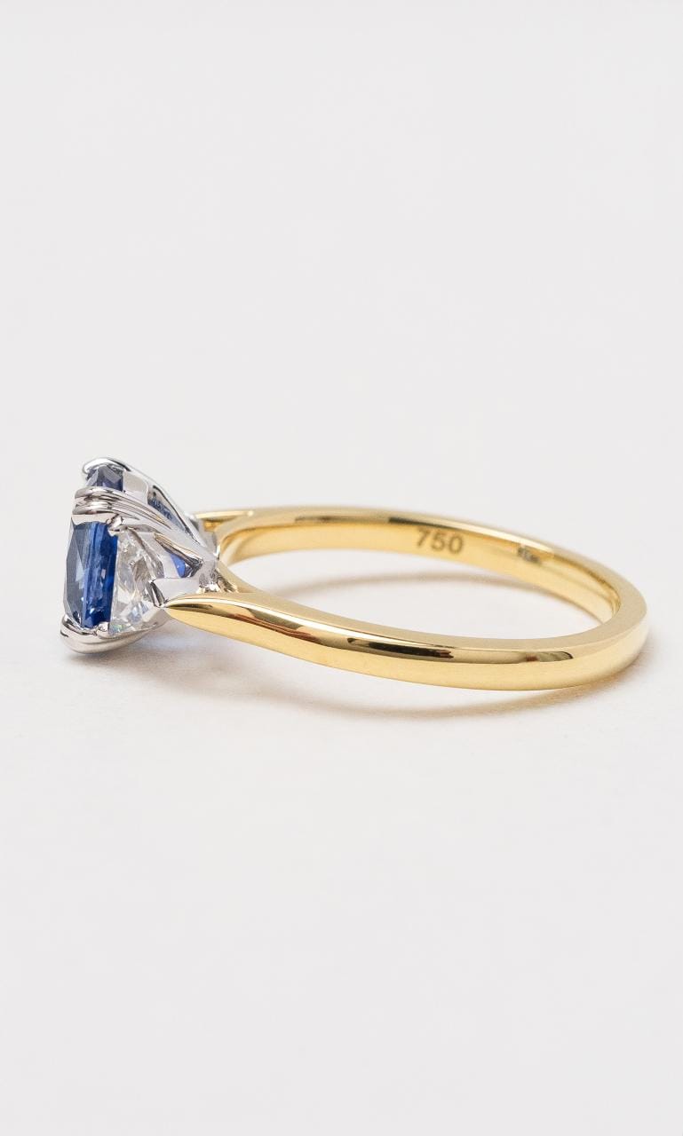 Hogans Family Jewellers 18K YWG Cushion Ceylon Sapphire Ring