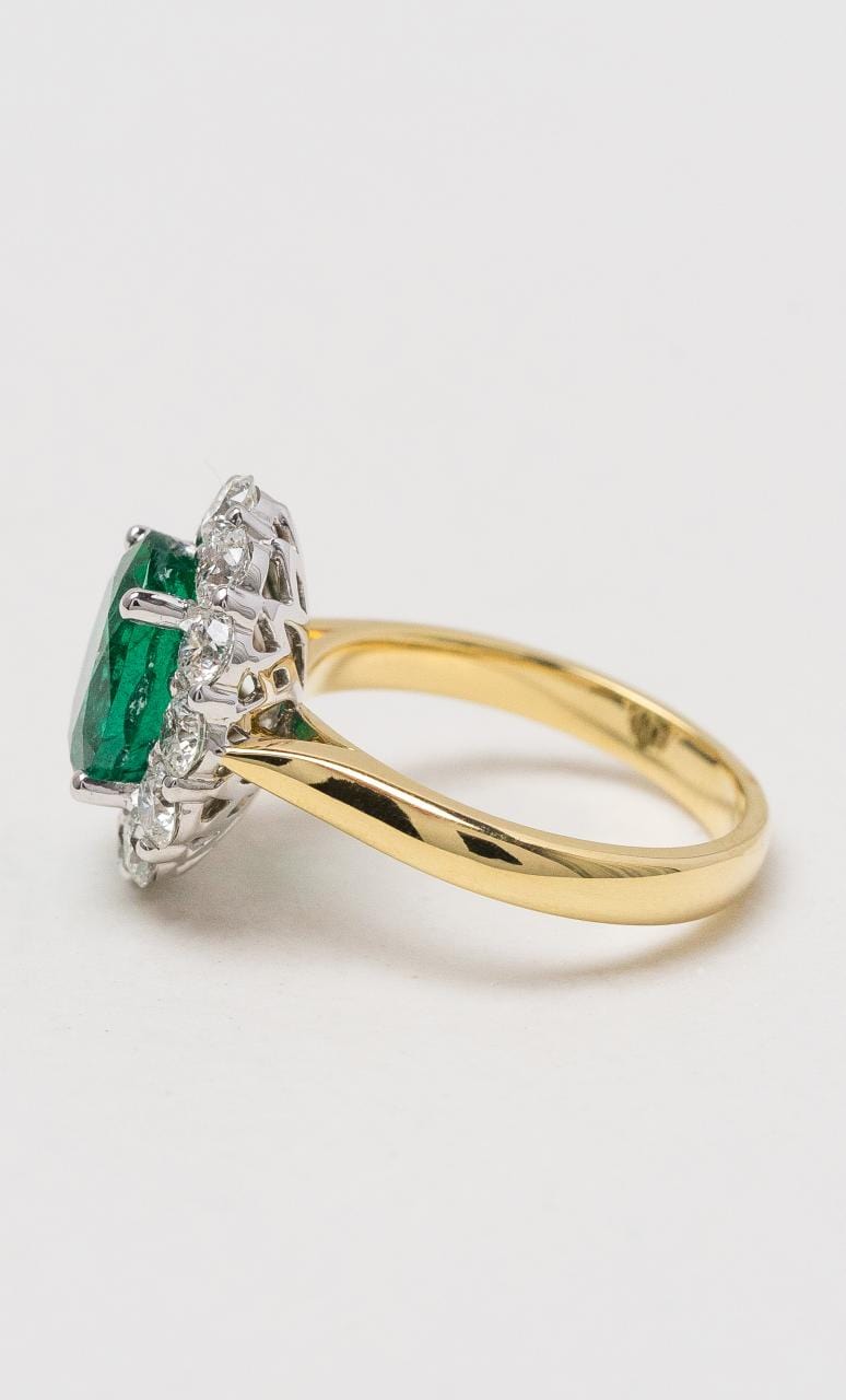 Hogans Family Jewellers 18K YWG Oval Emerald Cluster Dress Ring