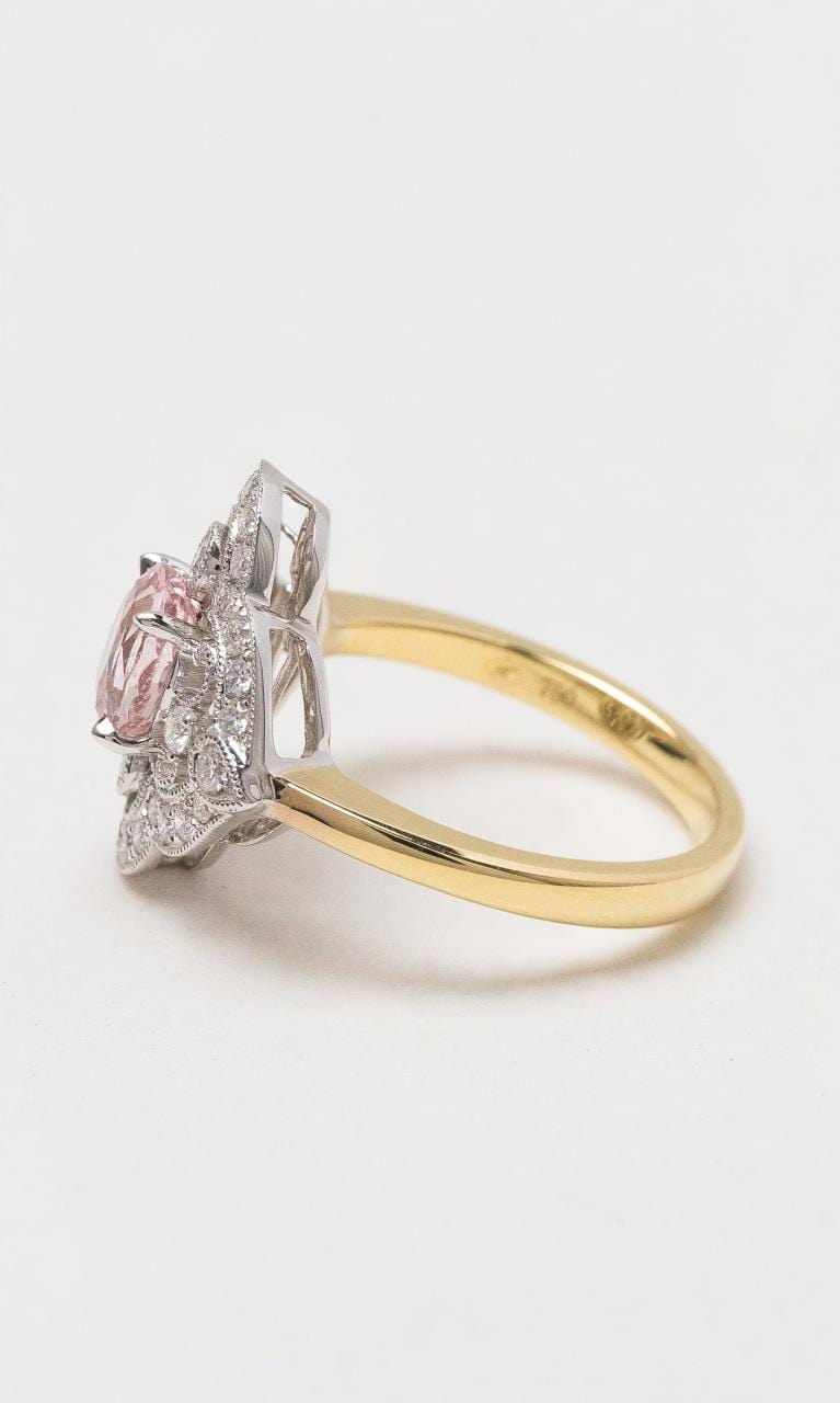 Hogans Family Jewellers 18K YWG Oval Peach Sapphire Dress Ring