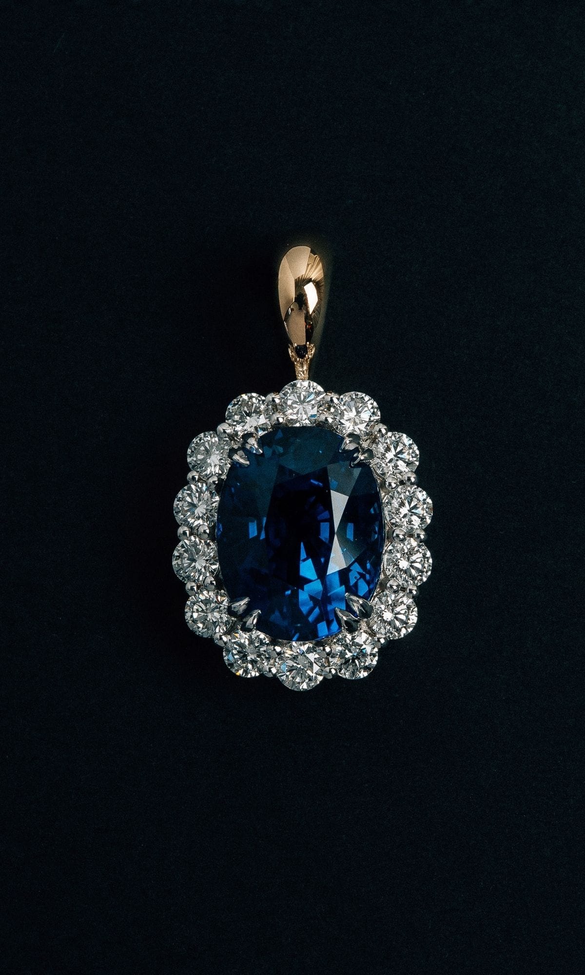 Hogans Family Jewellers 18K YWG Sapphire & Diamond Halo Pendant
