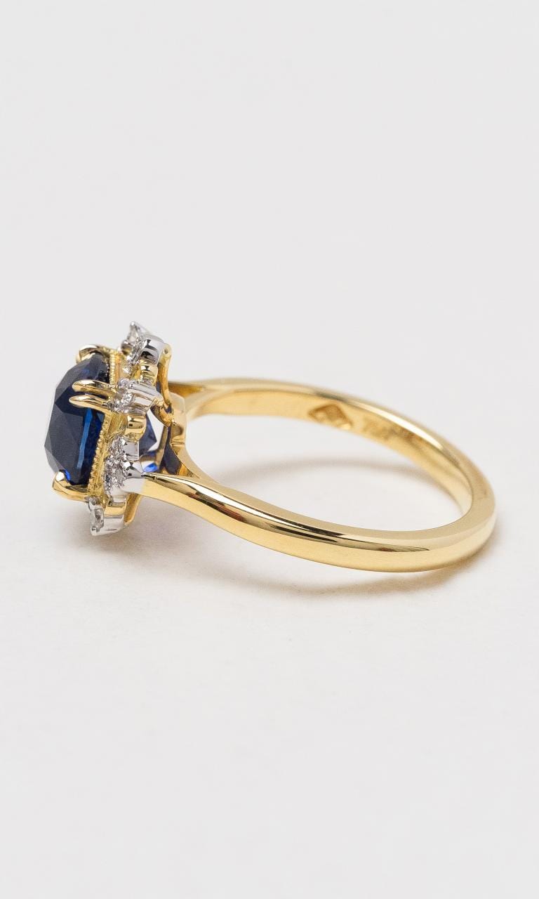 Hogans Family Jewellers 18K YWG Vintage Style Cushion Ceylon Sapphire Ring