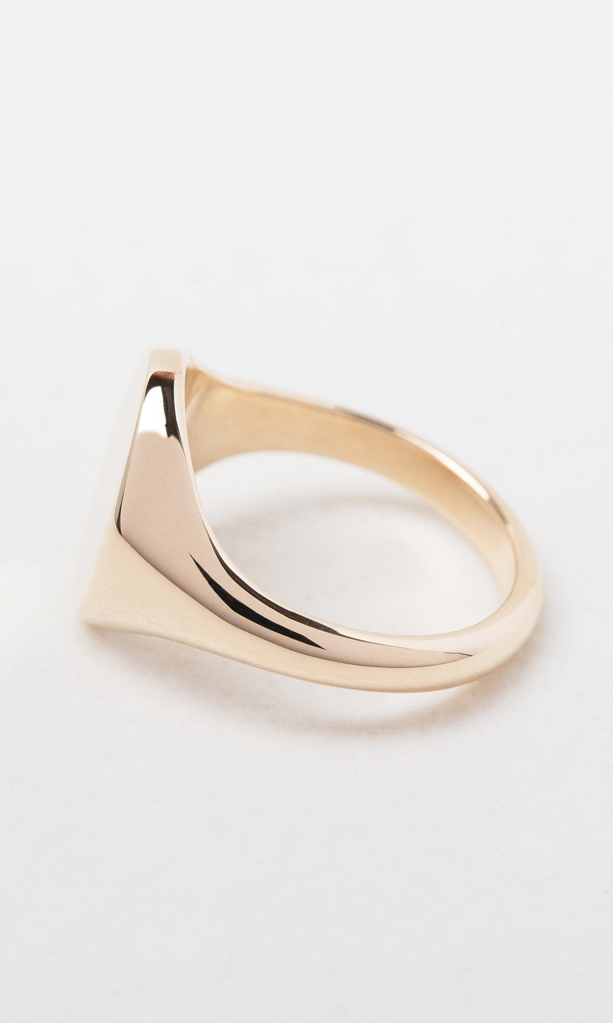 Hogans Family Jewellers 9K Flat Oval Signet Ring