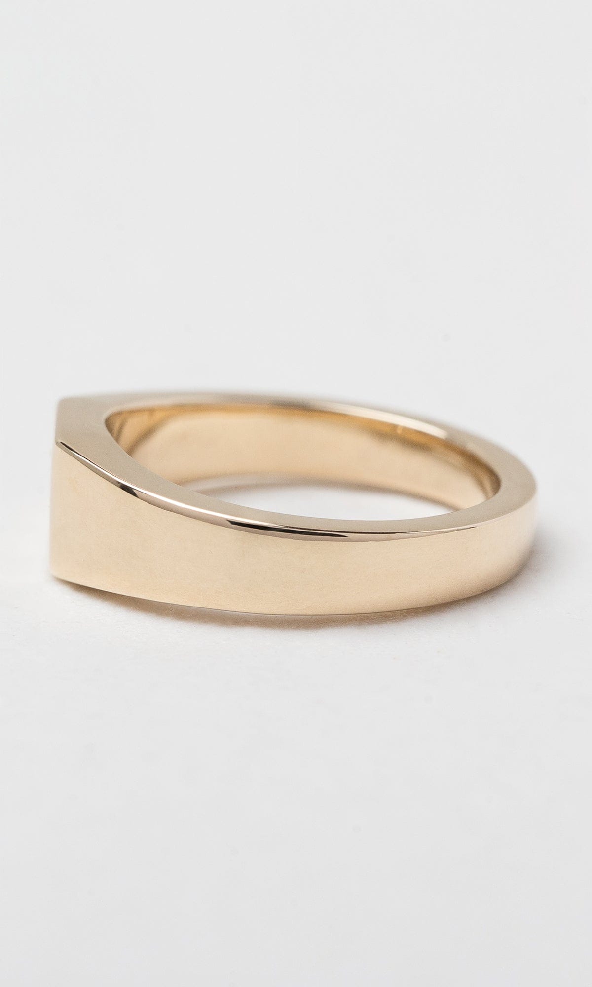 Hogans Family Jewellers 9K YG 0.06ct Round Brilliant Cut Diamond Square Signet Ring