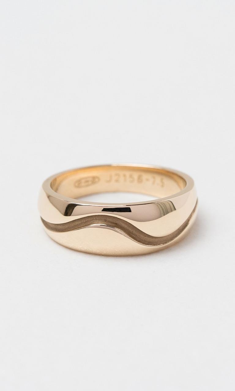 Hogans Family Jewellers 9K YG 7.7mm Decorative Gents Band