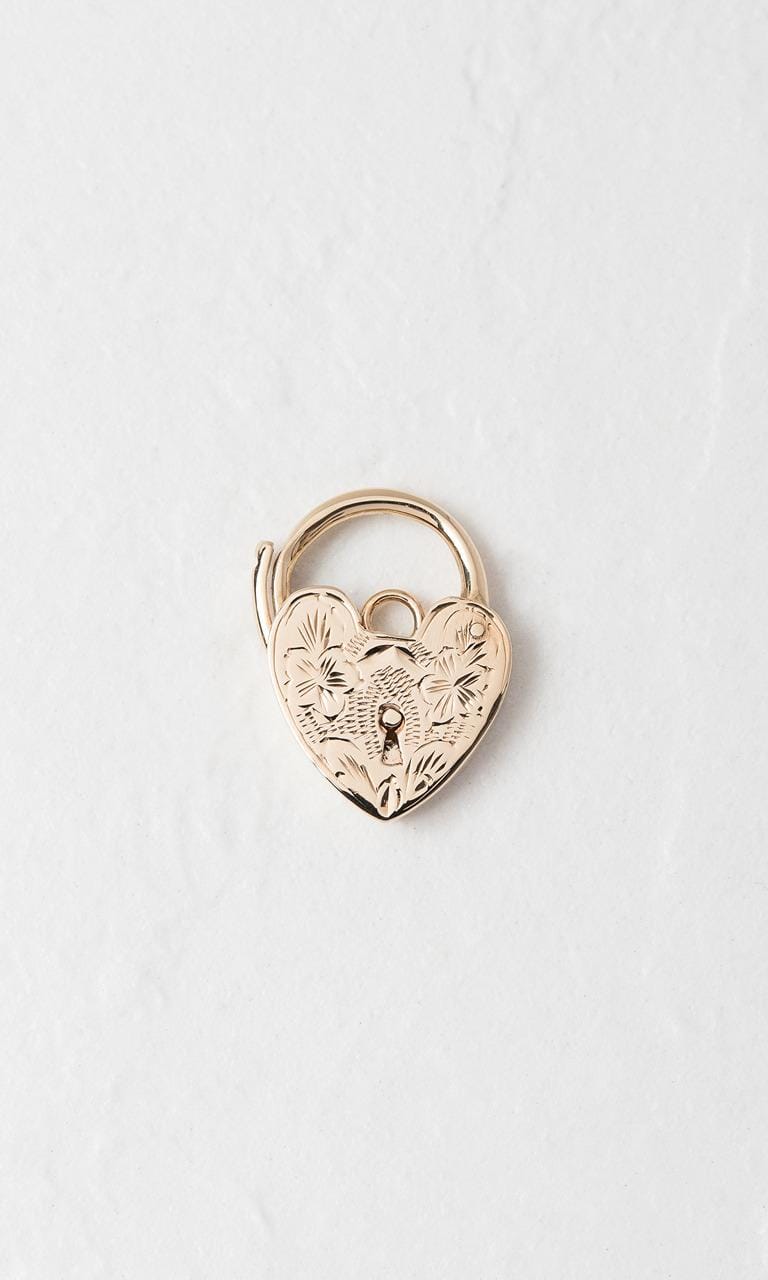 Hogans Family Jewellers 9K YG Engraved Heart Padlock Clasp