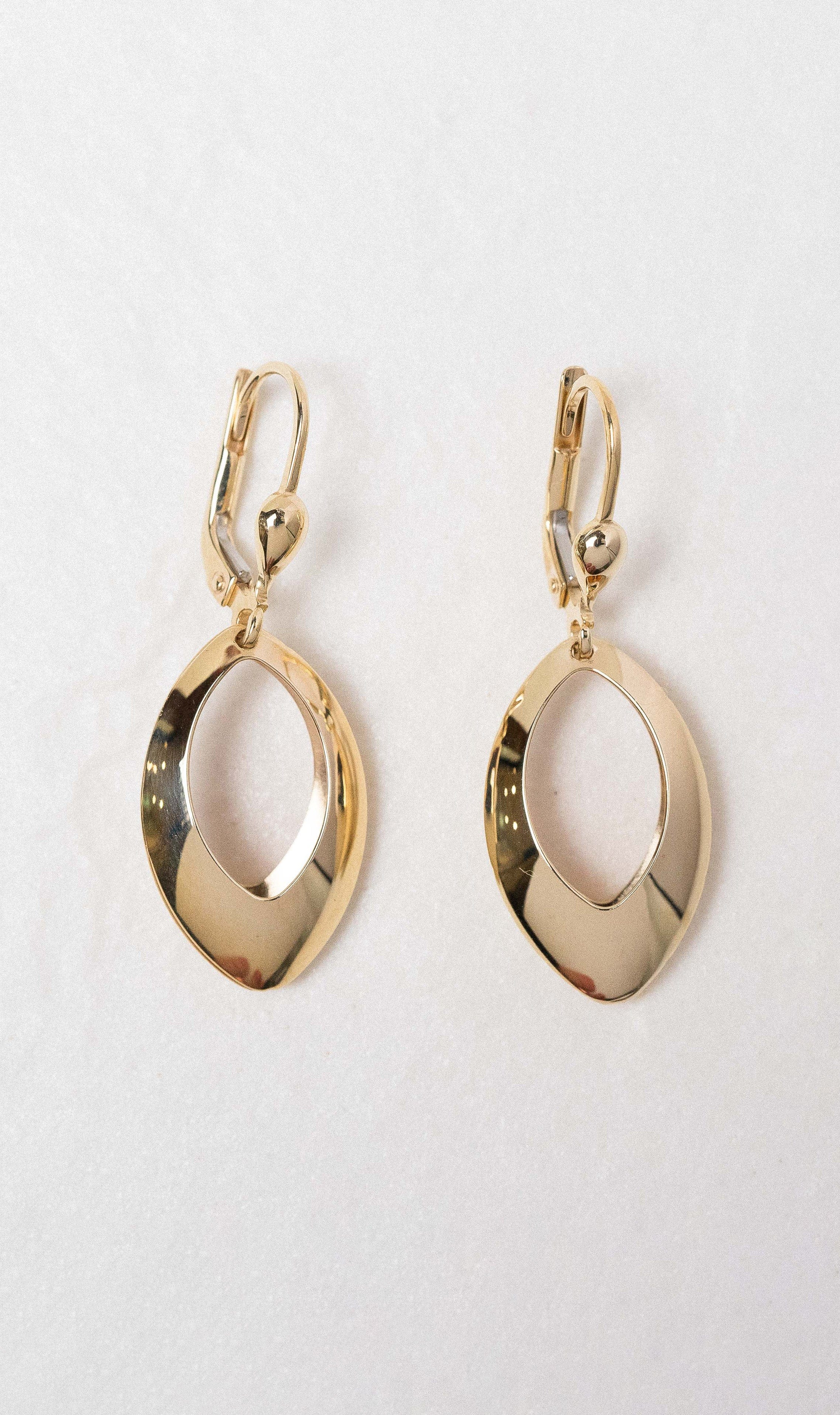 Hogans Family Jewellers 9K YG Graduated Oval Drops