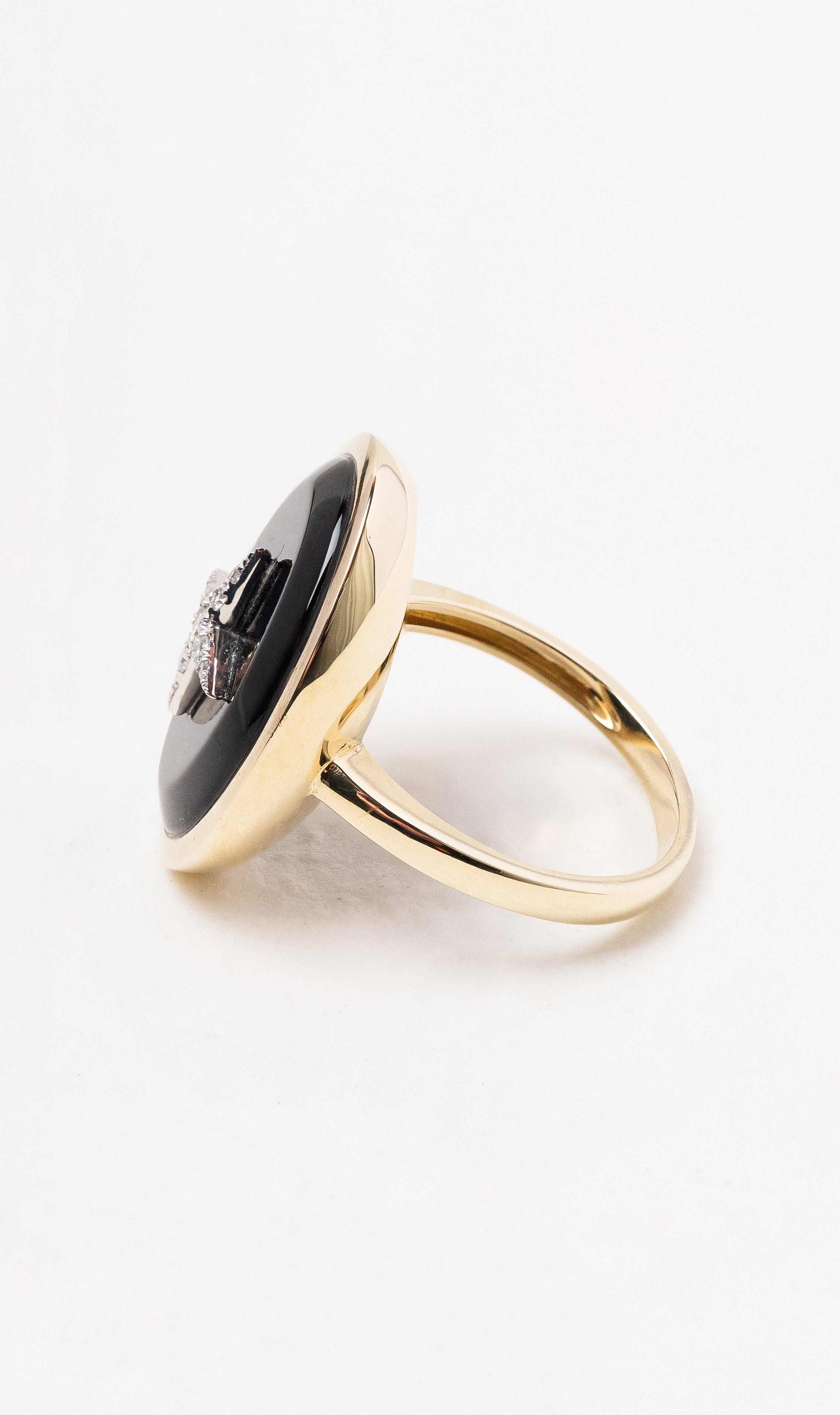 Hogans Family Jewellers 9K YG Oval Onyx Diamond Ring