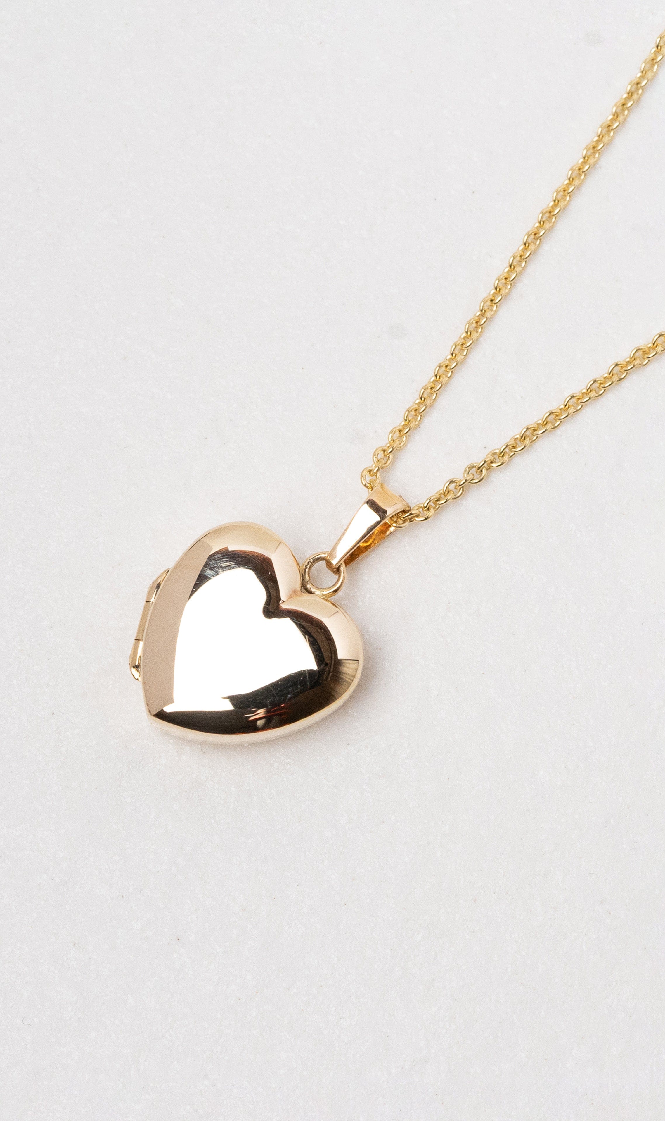 Hogans Family Jewellers 9K YG Plain Heart Locket