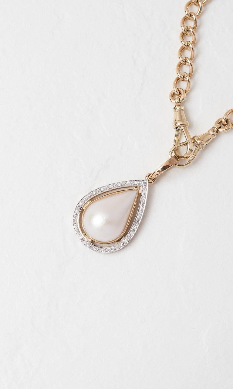 Hogans Family Jewellers 9K YWG Pear Shaped Mabe Pearl Pendant