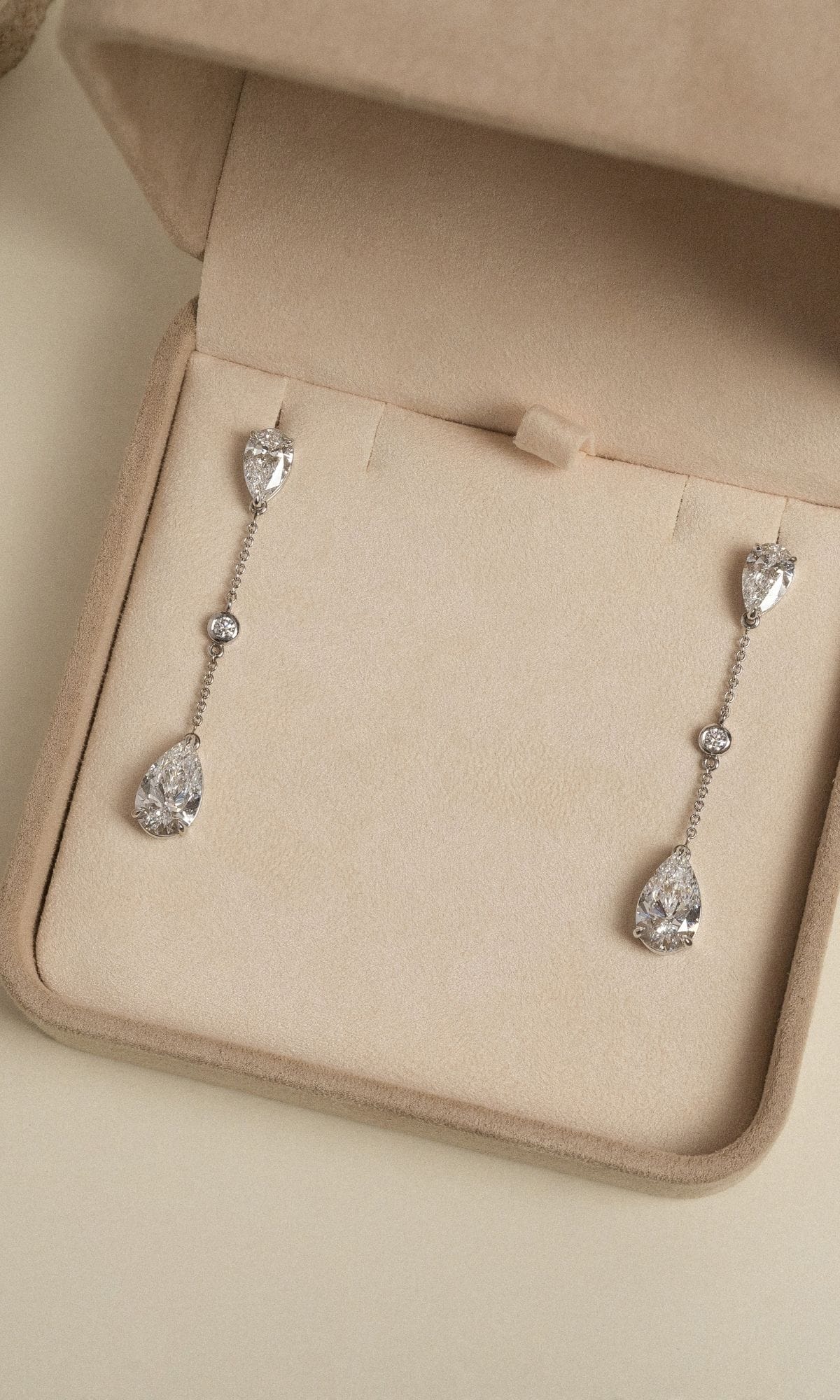 Hogans Family Jewellers Bespoke 18K WG Diamond Drop Earrings