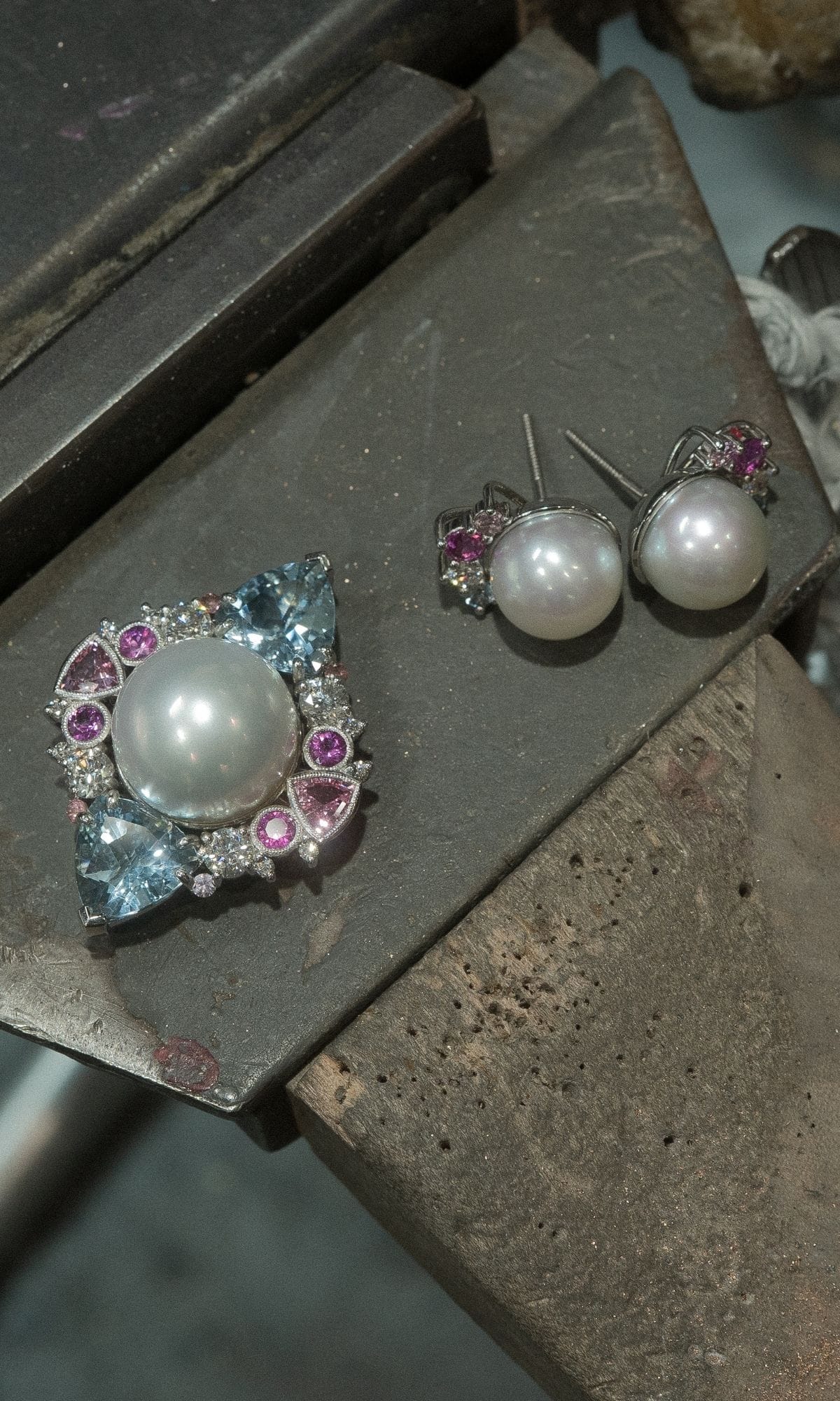 Hogans Family Jewellers Bespoke 18K WG South Sea Pearl Necklace & Earrings