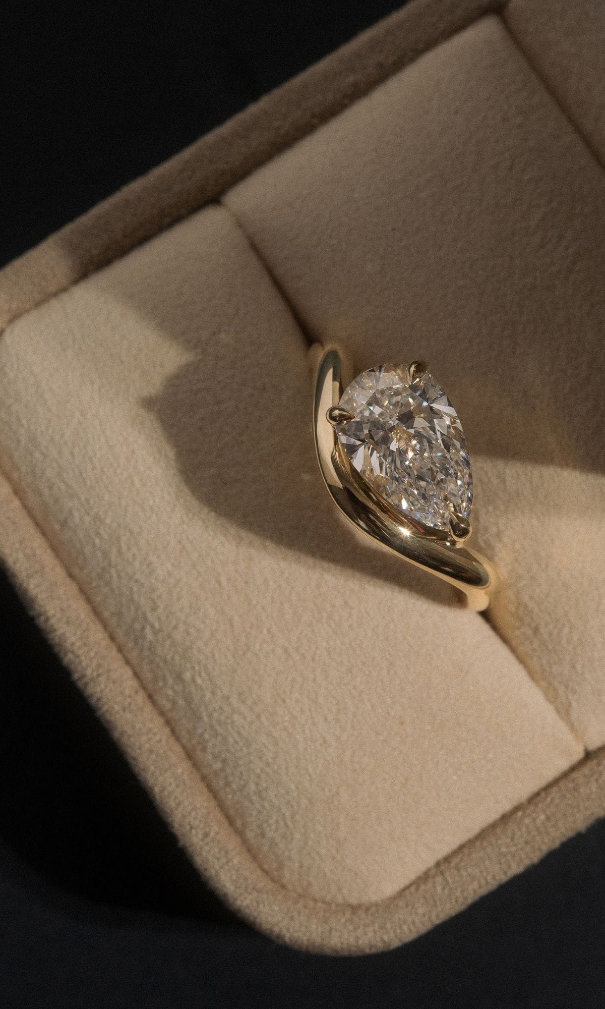 Hogans Family Jewellers Bespoke 18K YG Diamond Solitaire Ring