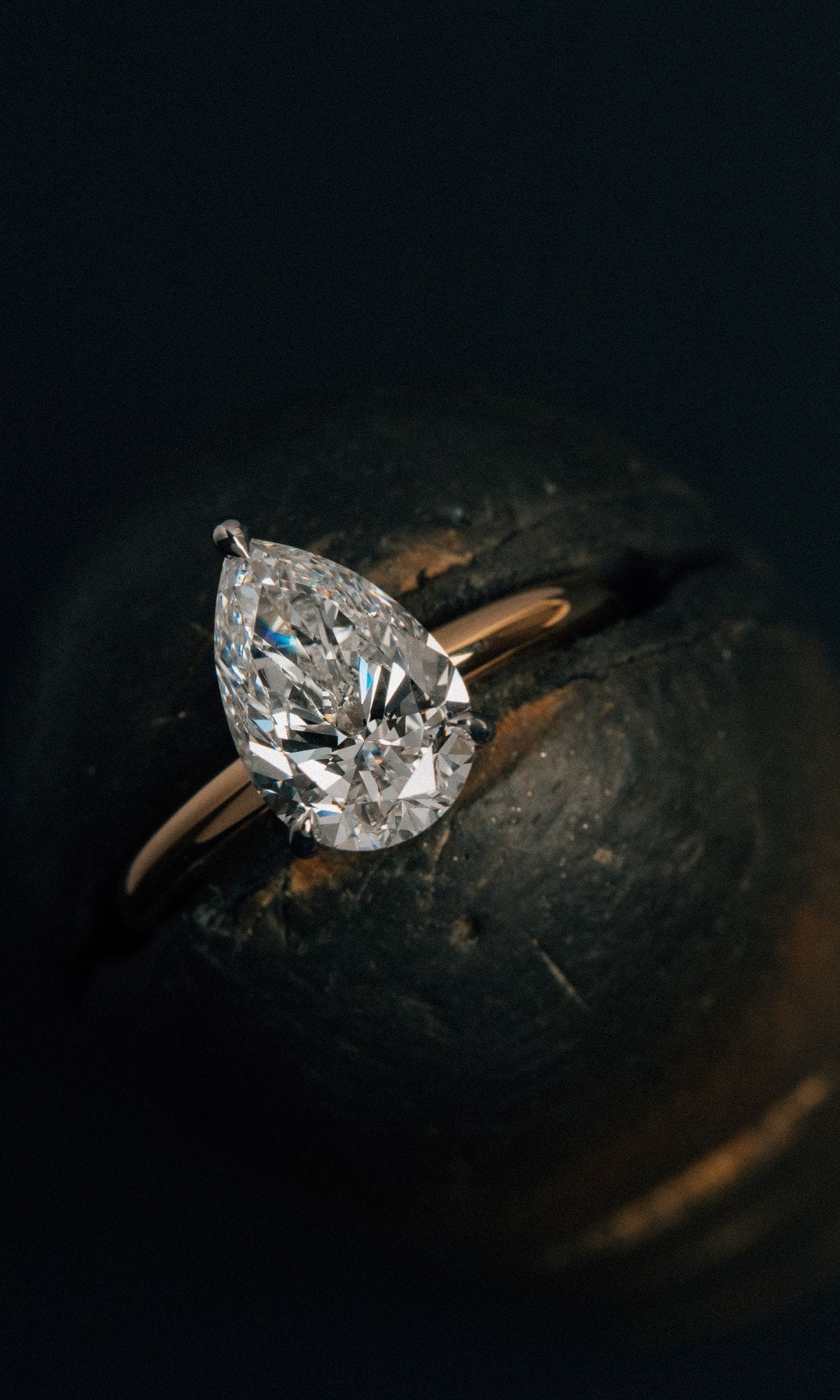 Hogans Family Jewellers Bespoke 18K YWG Diamond Solitaire Ring