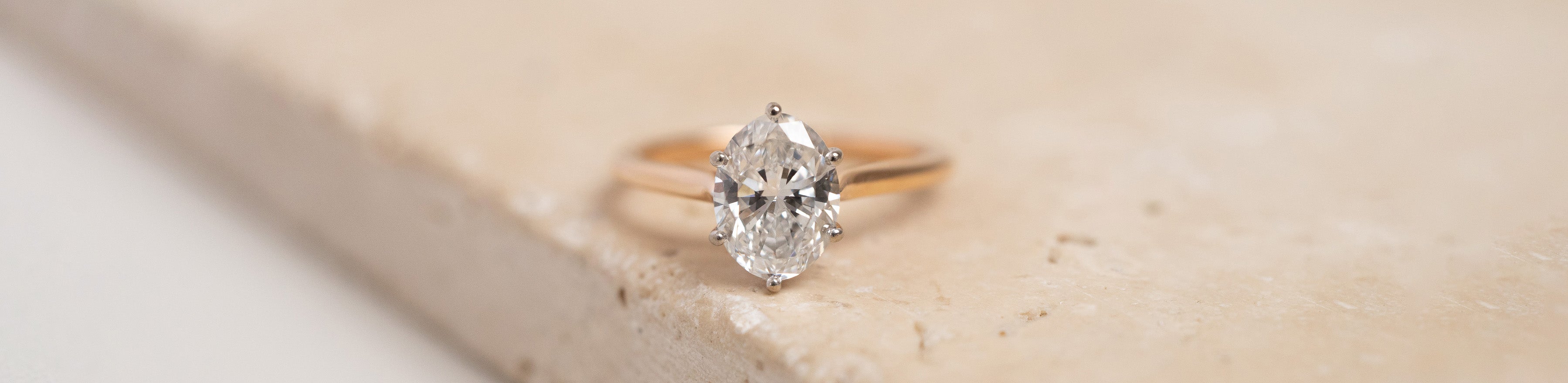 Engagement Ring: Oval