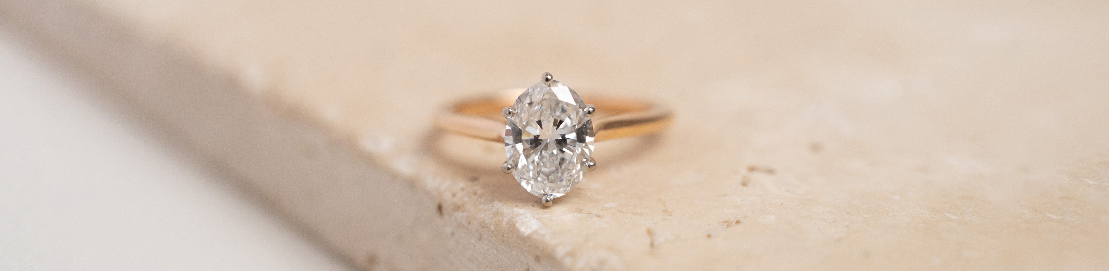 Engagement Ring: Oval