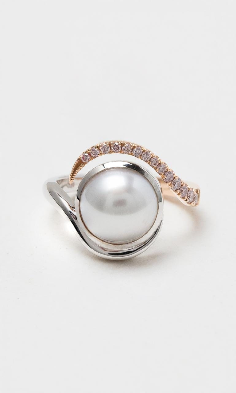 2024 © Hogans Family Jewellers 18K WRG South Sea Pearl Ring