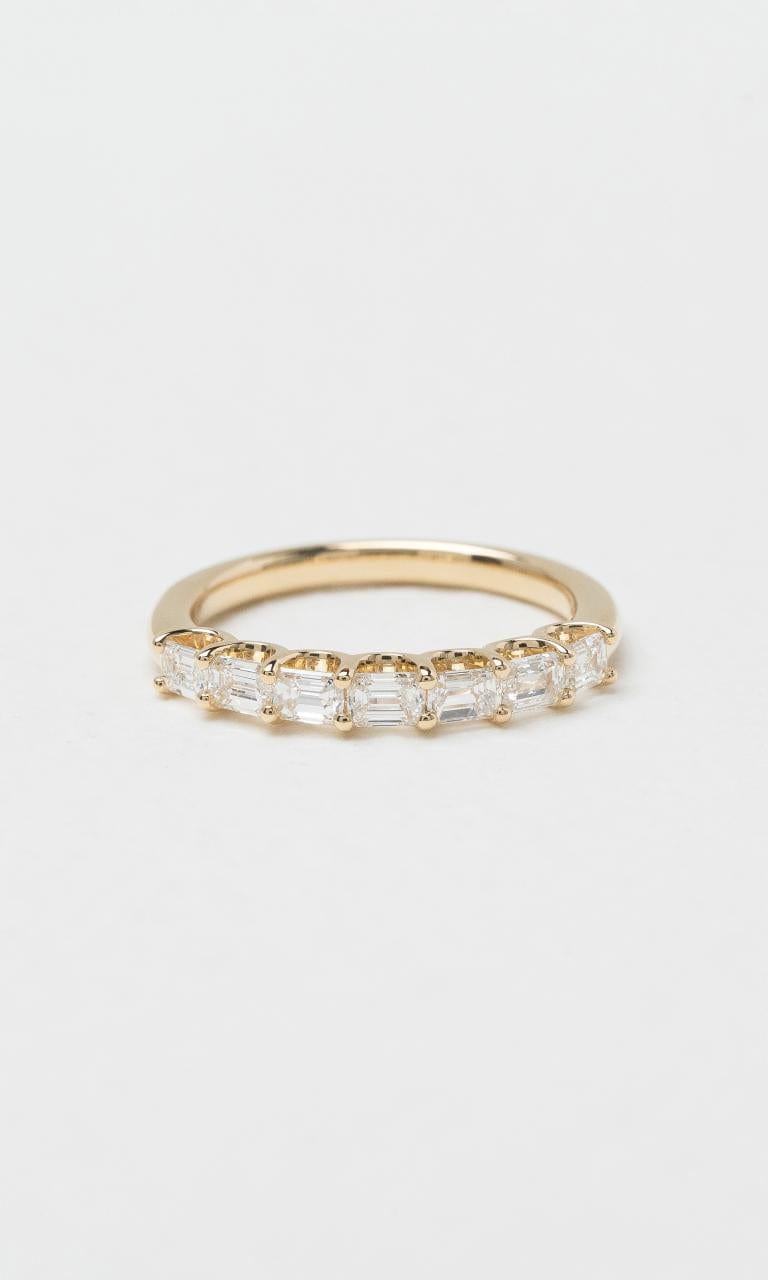 2024 © Hogans Family Jewellers 18K YG Emerald Cut Diamond Band