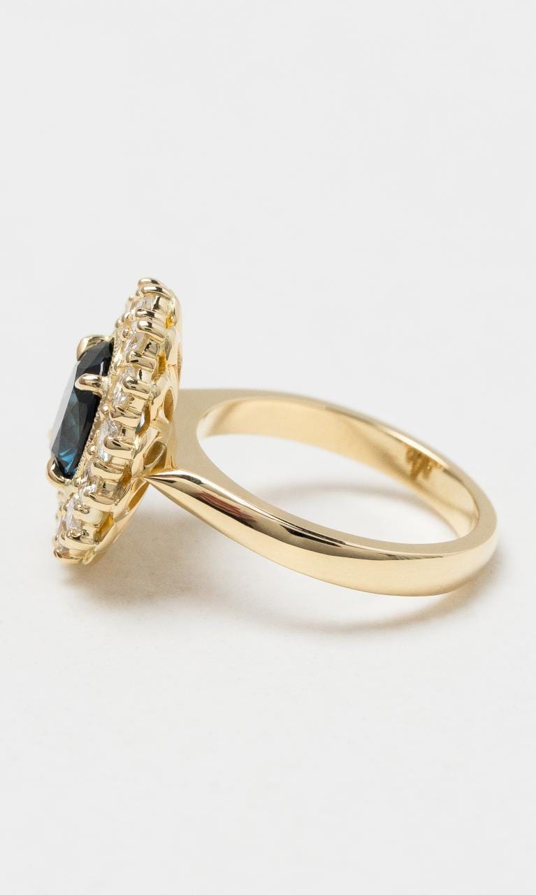 2024 © Hogans Family Jewellers 18K YG Oval Australian Sapphire & Diamond Cluster Ring