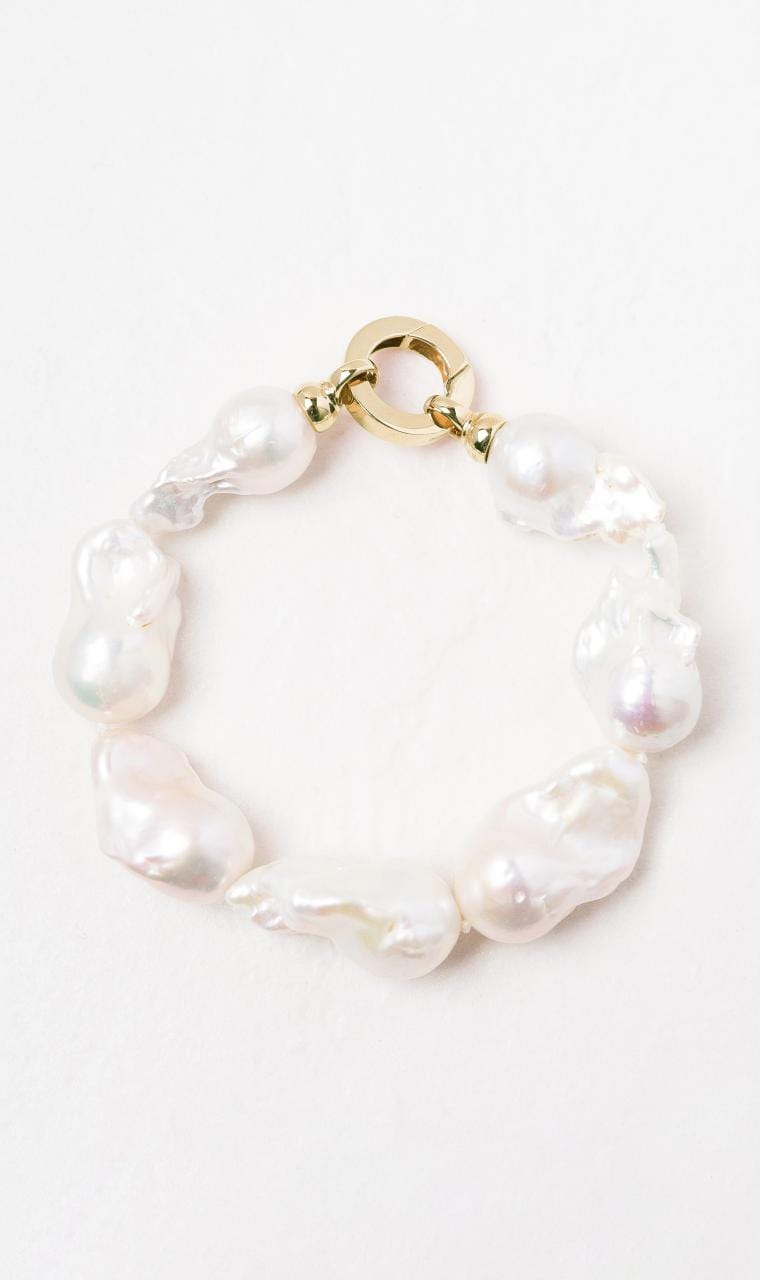 2024 © Hogans Family Jewellers 9K YG Baroque Pearl Bracelet