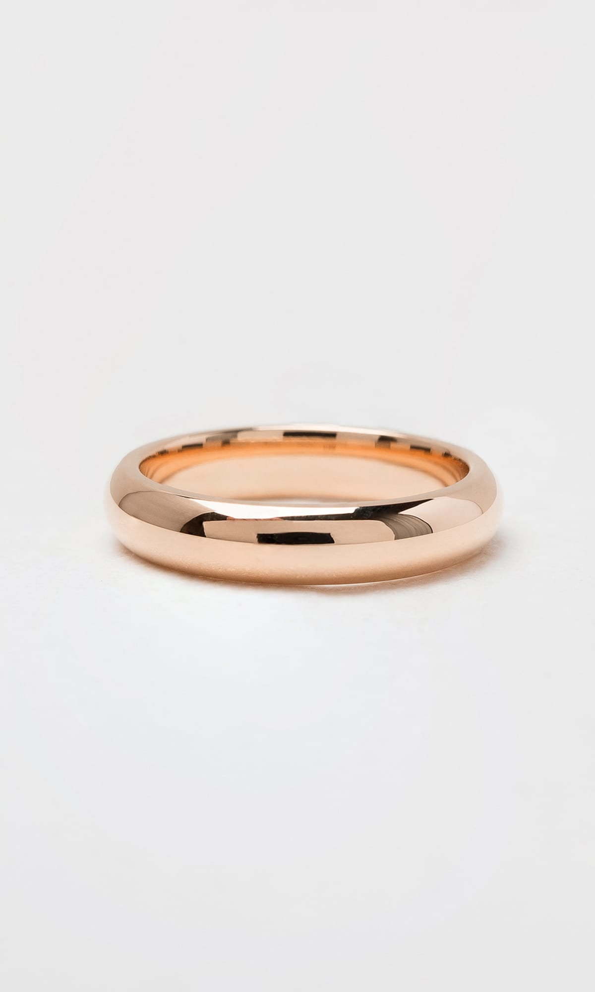 Hogans Family Jewellers 18K 4mm Plain Polished Ladies Wedder