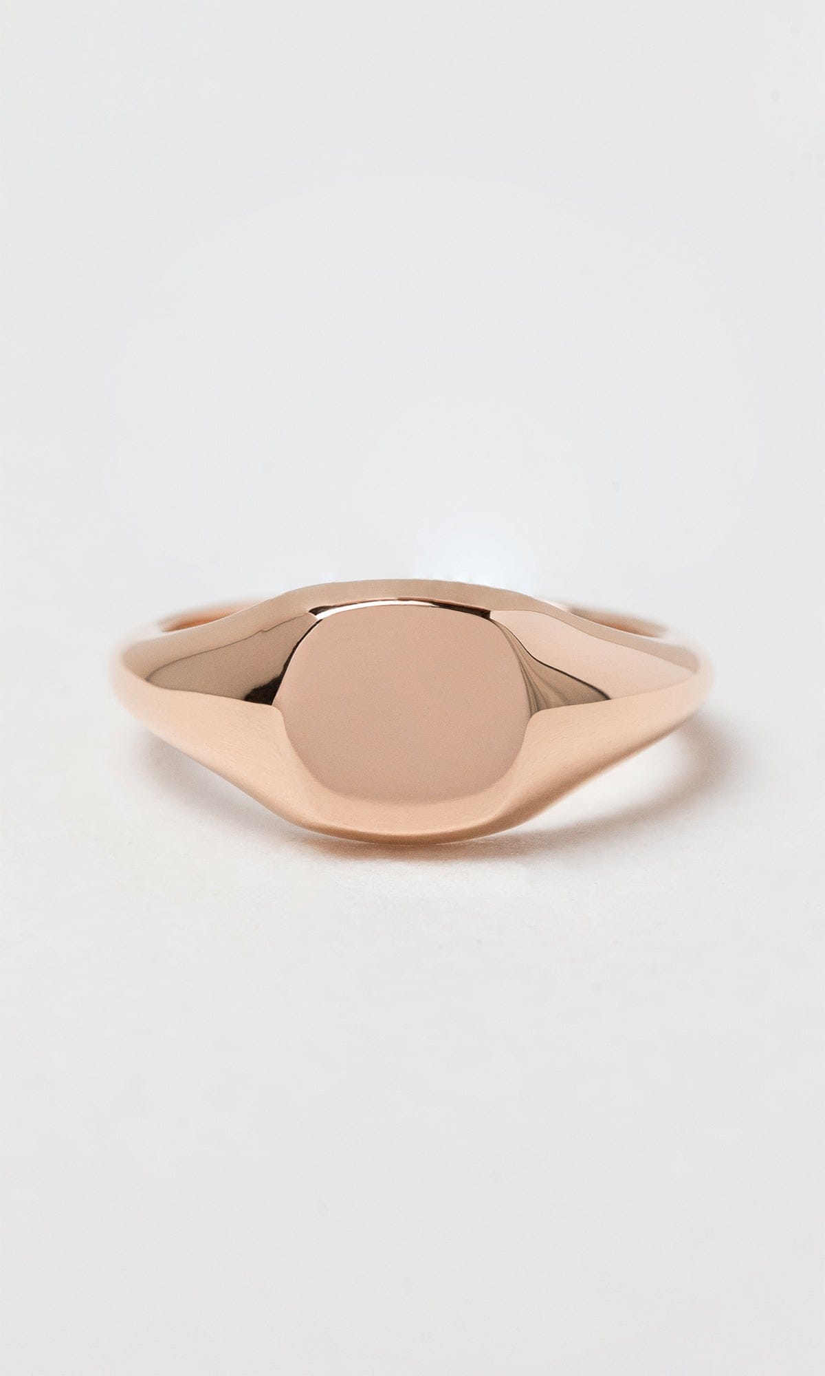 Hogans Family Jewellers 18K Cushion Signet Ring