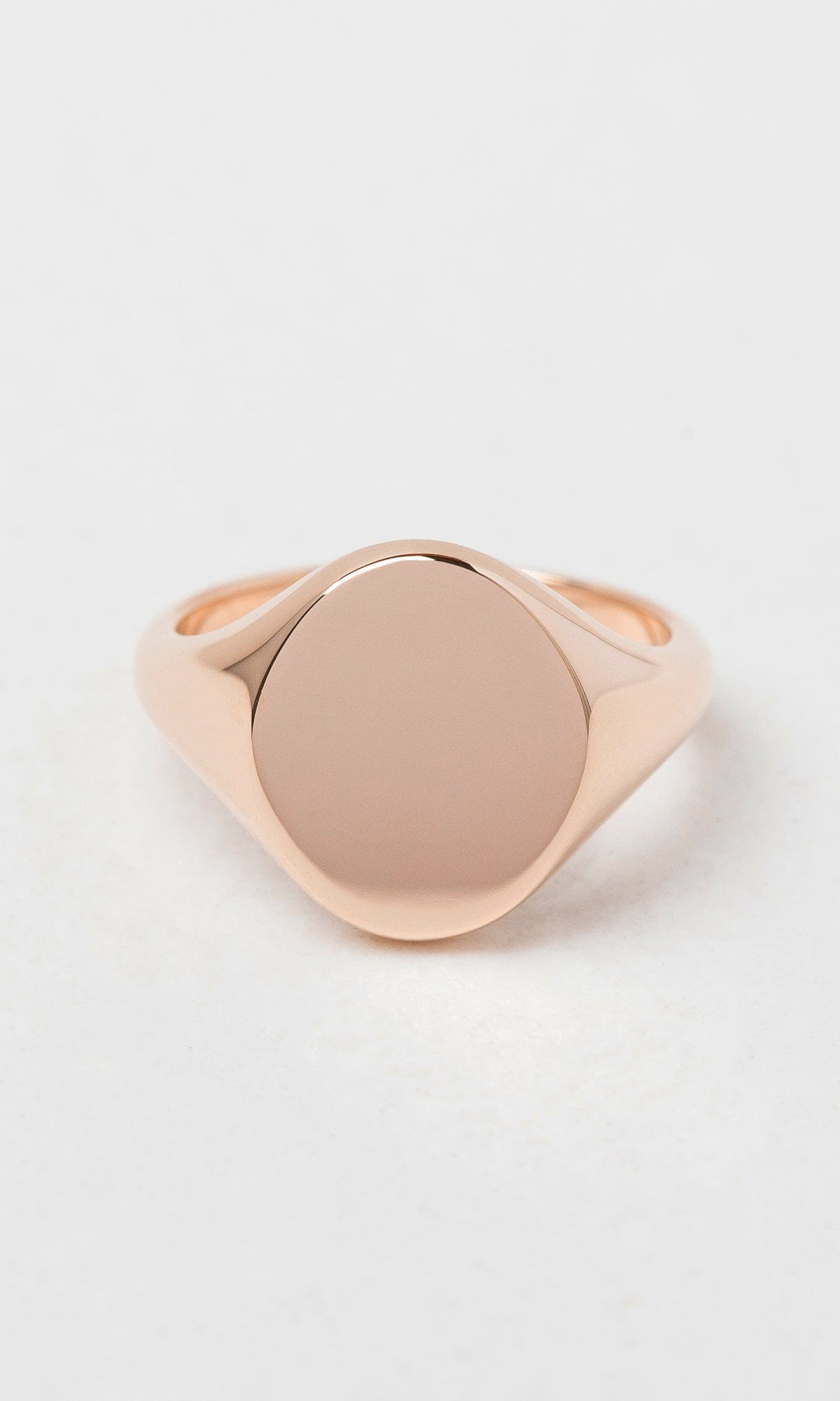 Hogans Family Jewellers 18K Flat Oval Signet Ring