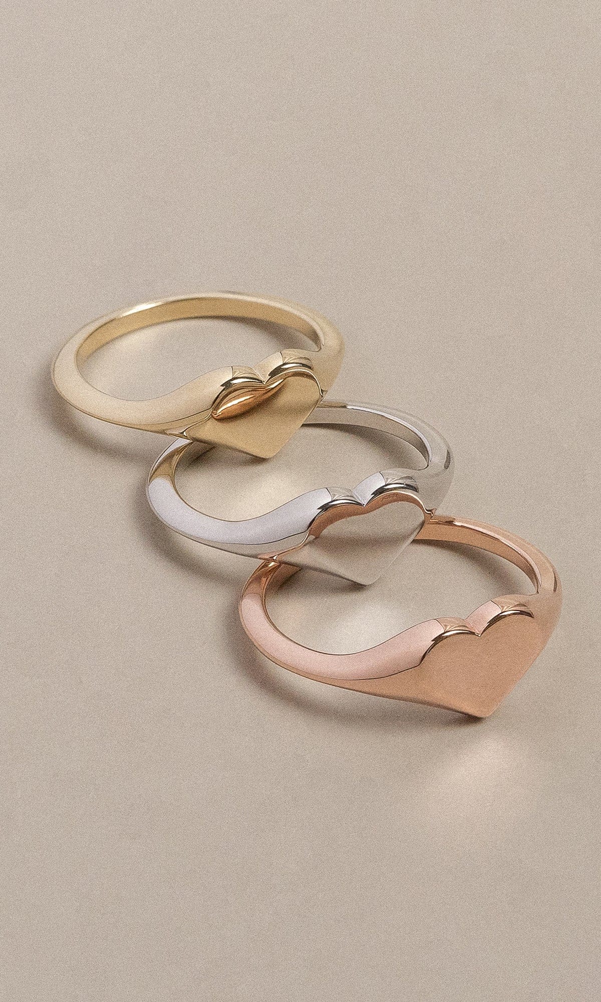 Hogans Family Jewellers 18K Heart Signet Ring