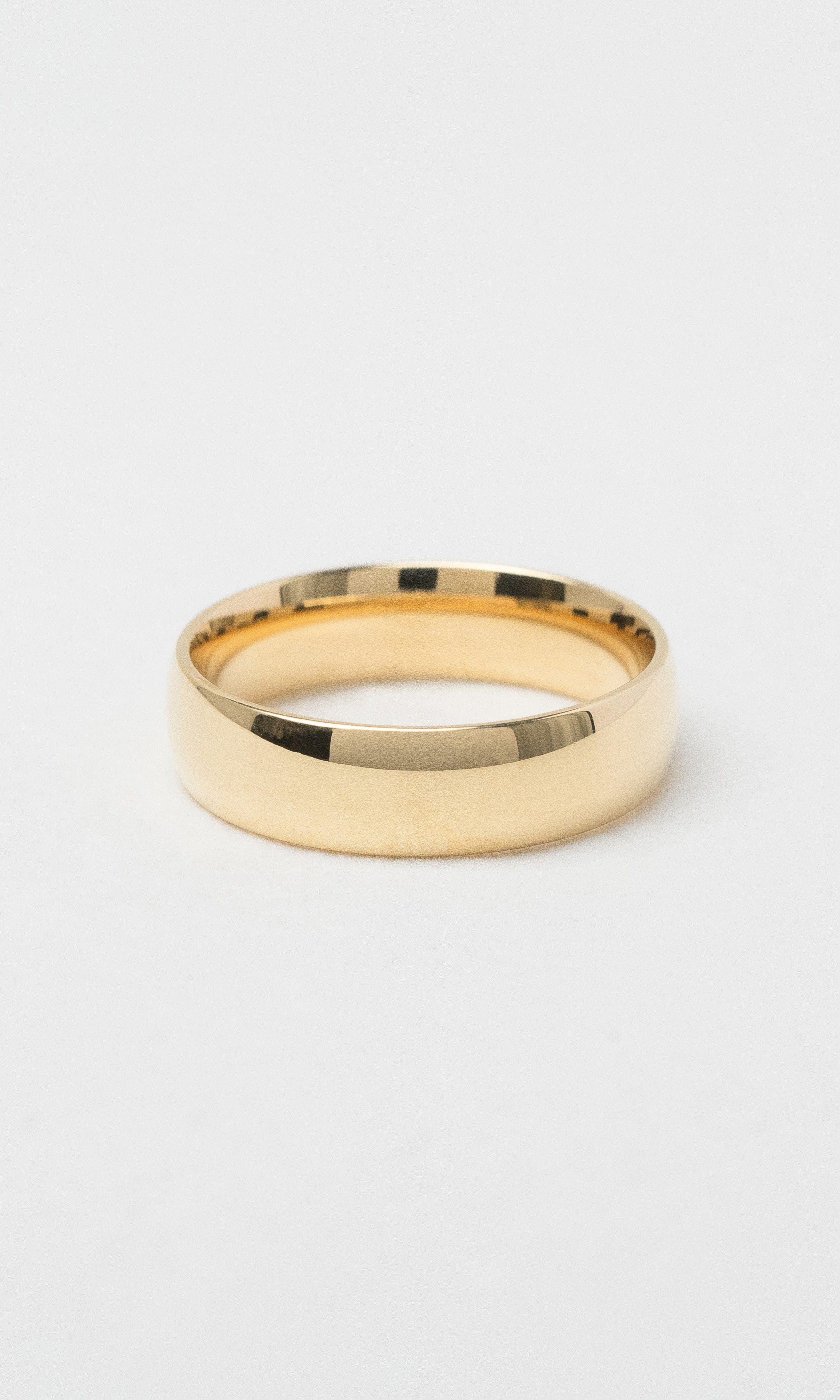 Hogans Family Jewellers 18K Polished Gents 5mm Wedder