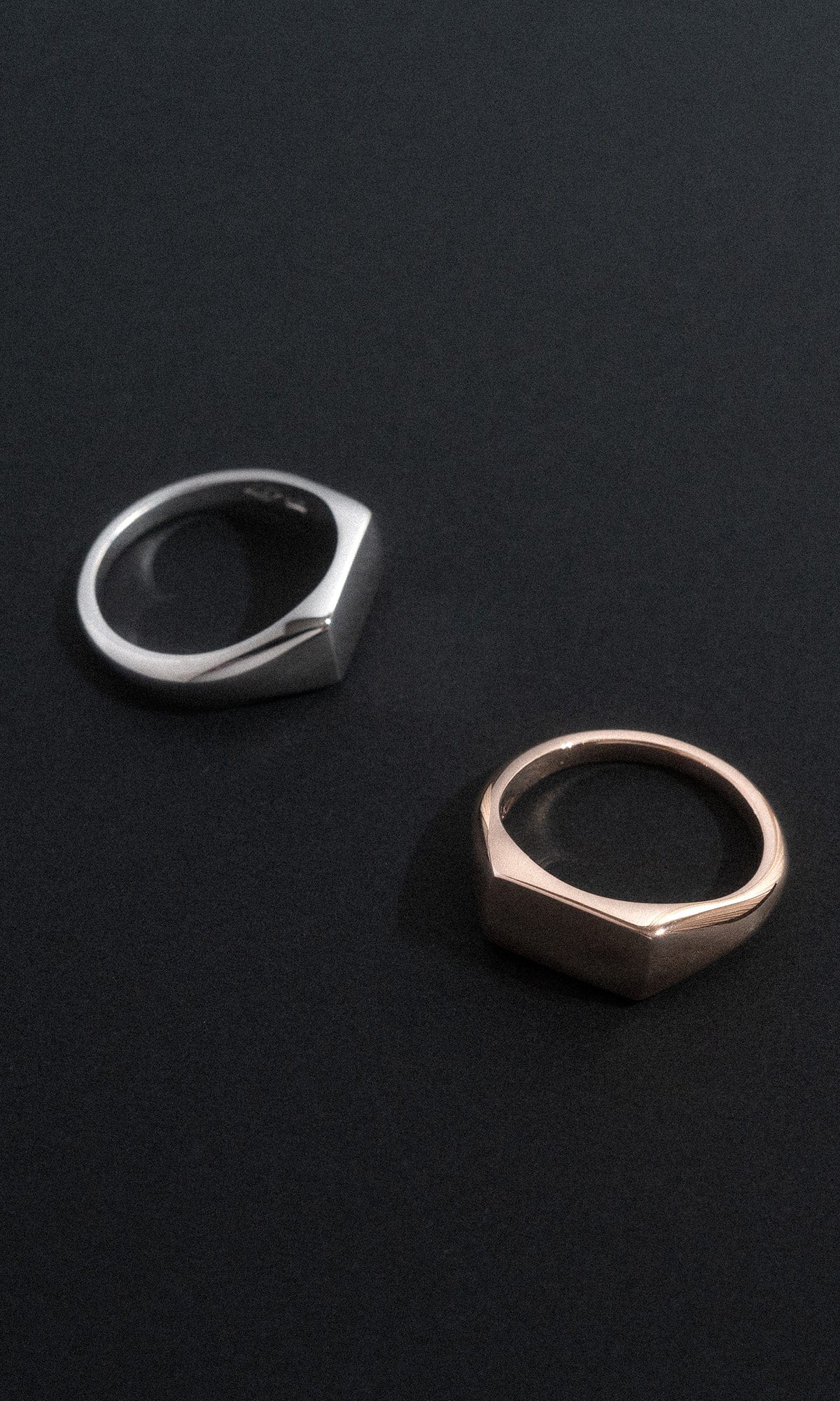 Hogans Family Jewellers 18K Rectangular Signet Ring