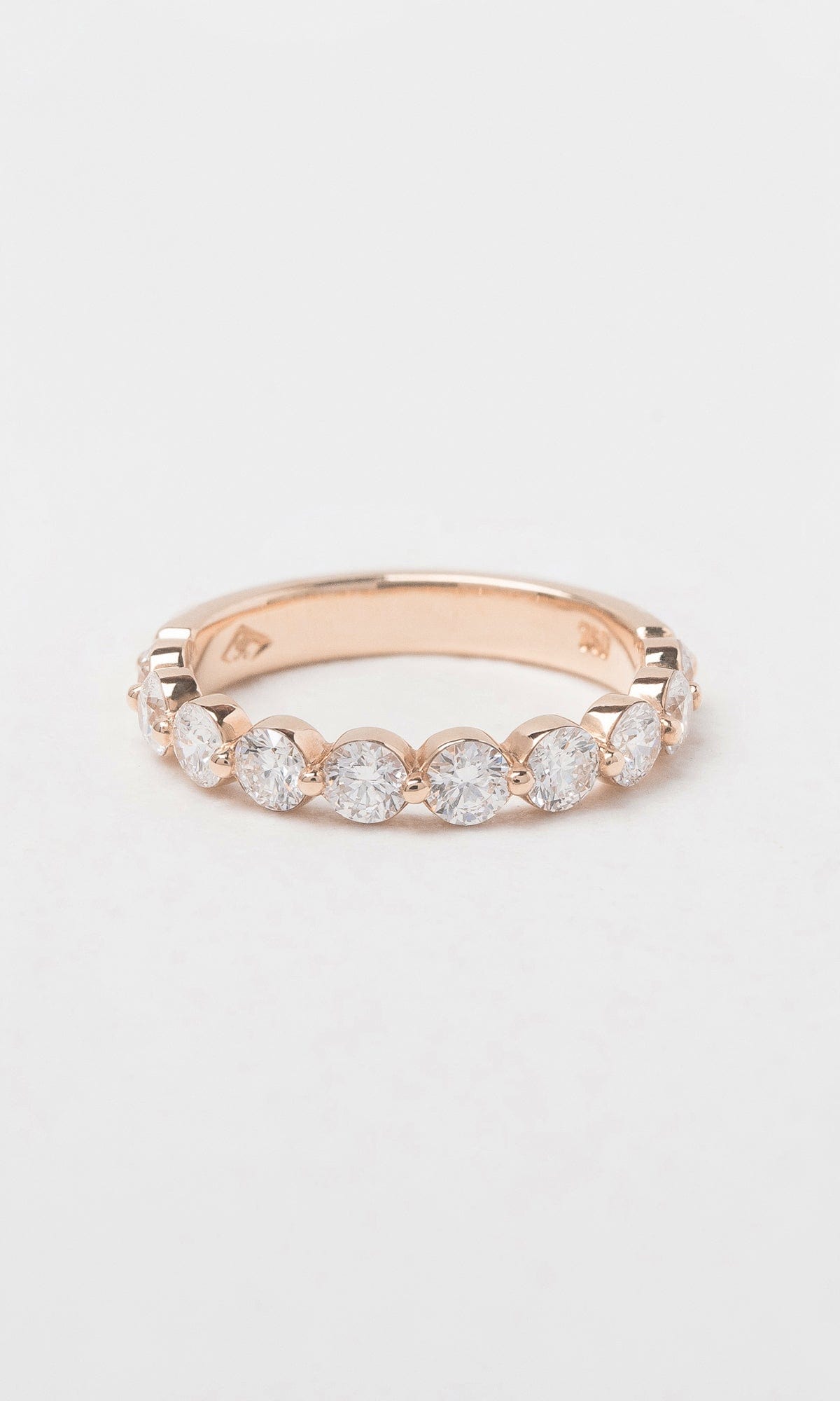 Hogans Family Jewellers 18K RG 1.00ct TDW Single Claw Diamond Band