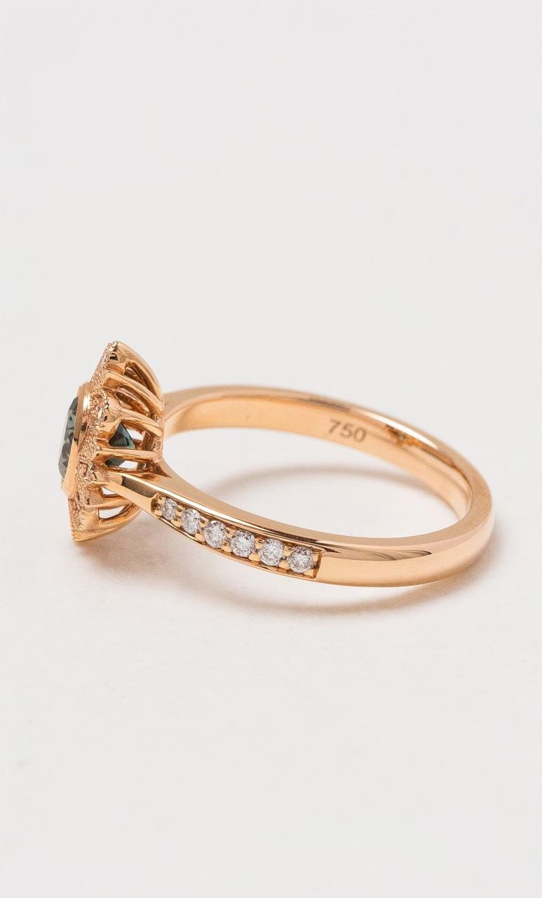 Hogans Family Jewellers 18K RG Vintage Oval Sapphire Ring