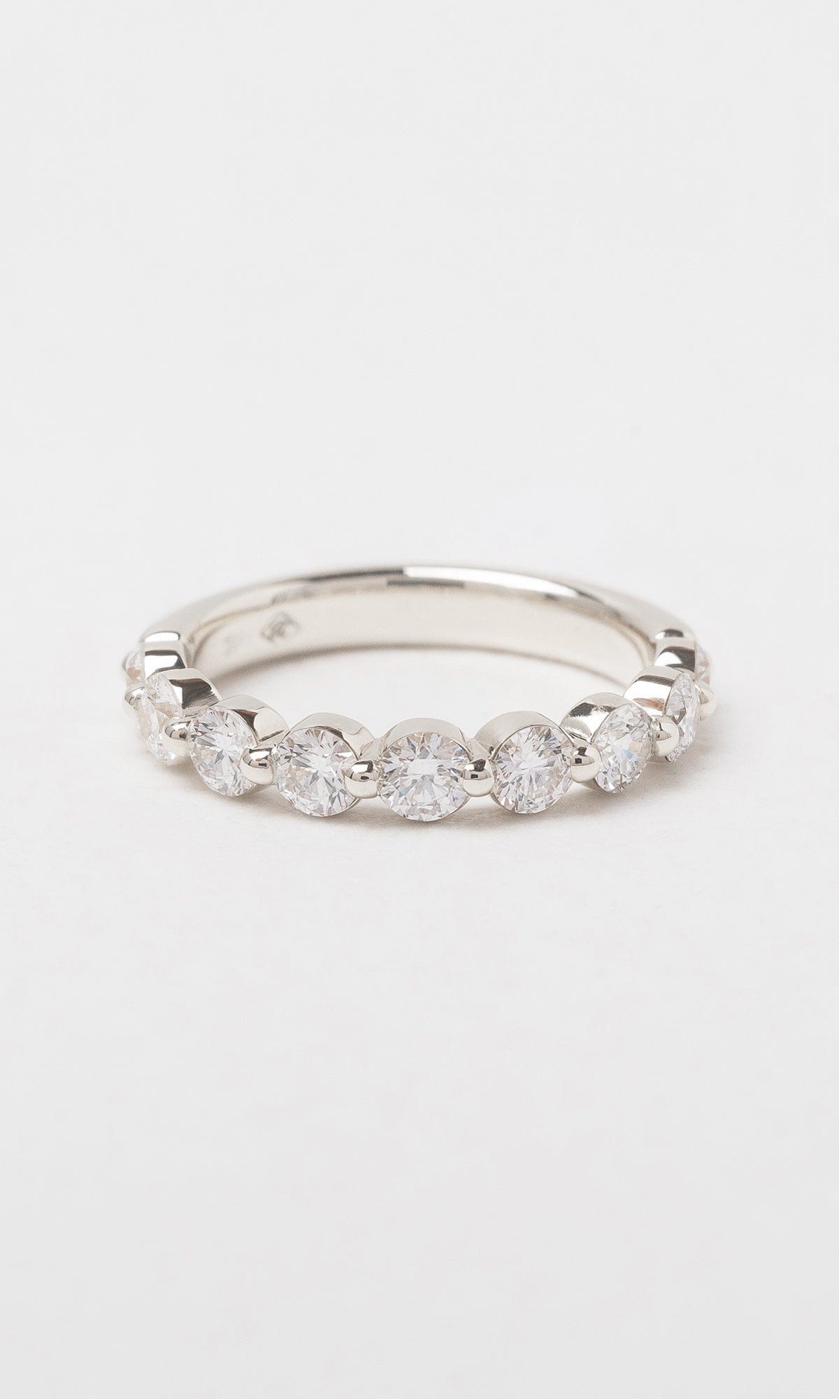 Hogans Family Jewellers 18K WG 1.20ct TDW Single Claw Diamond Set Band